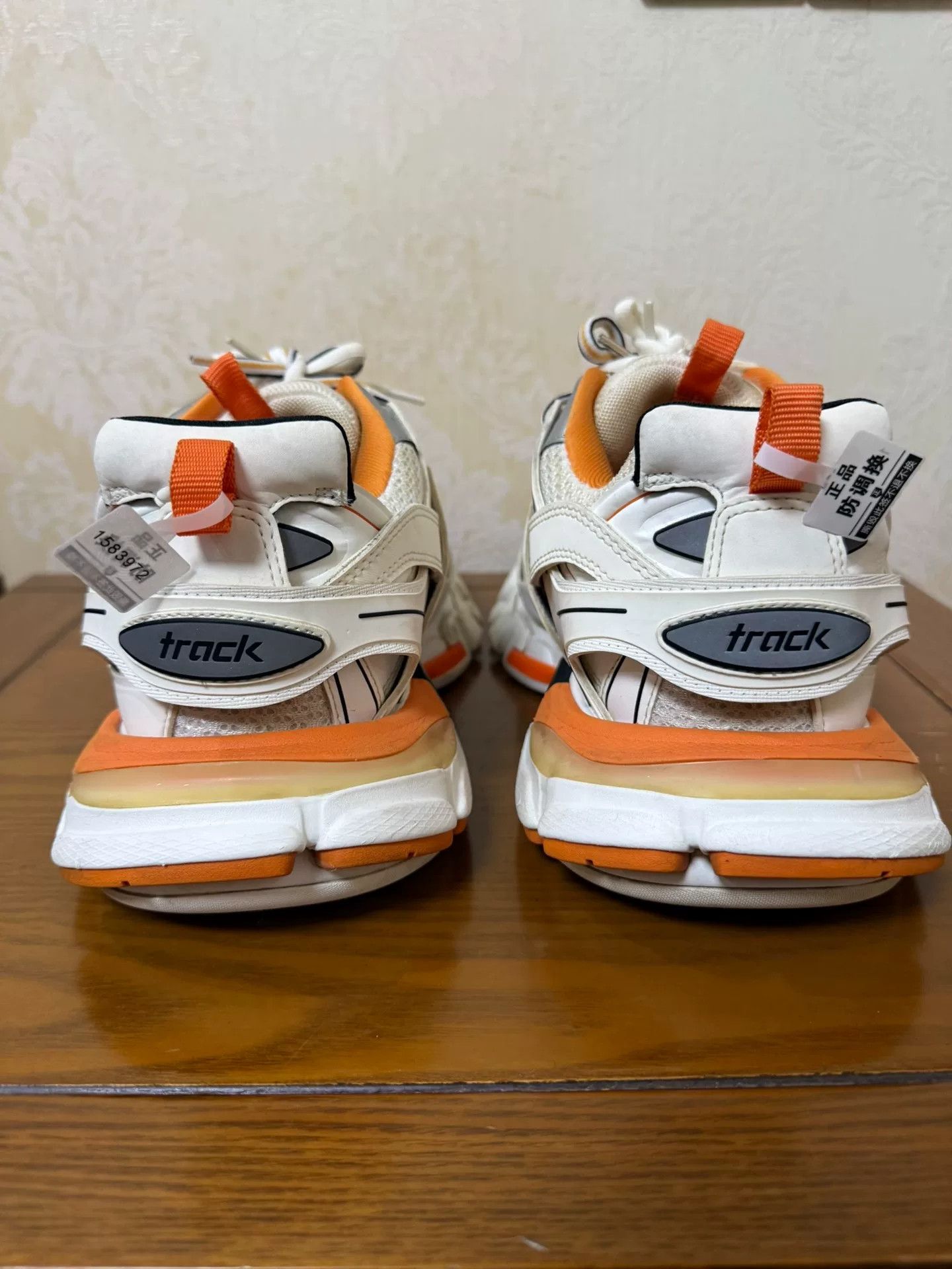 Balenciaga Balenciaga Orange Lowtop Sneakers 43 Women Size US 11.5 / IT 41.5 - 3 Thumbnail