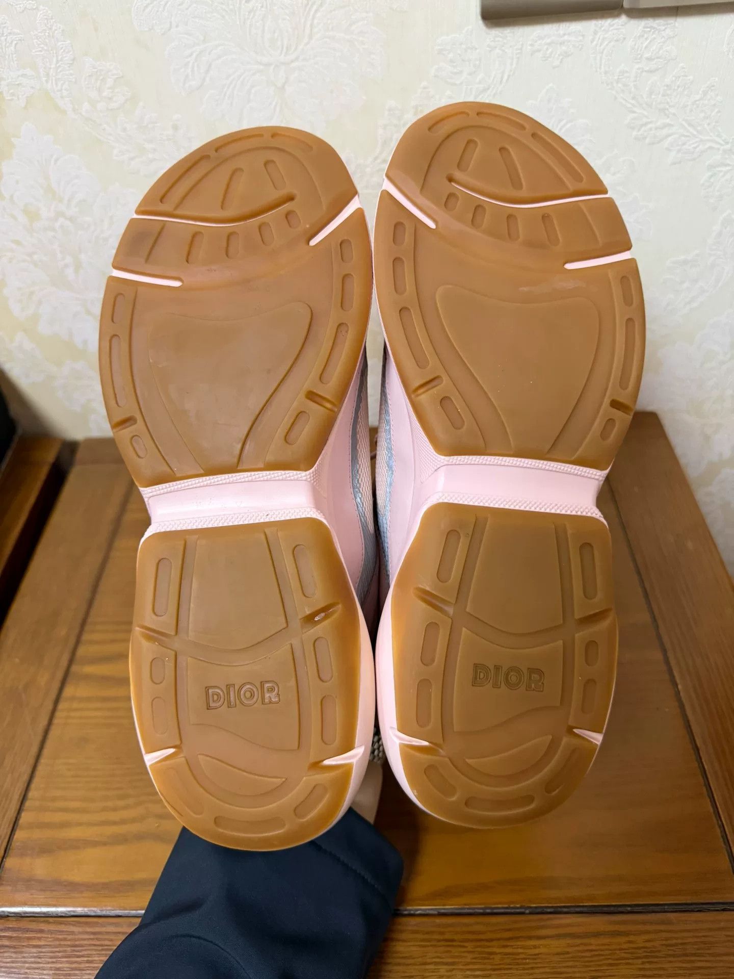 Dior Dior Pink Lowtop Sneakers 10 Men Size US 10 / EU 43 - 4 Thumbnail