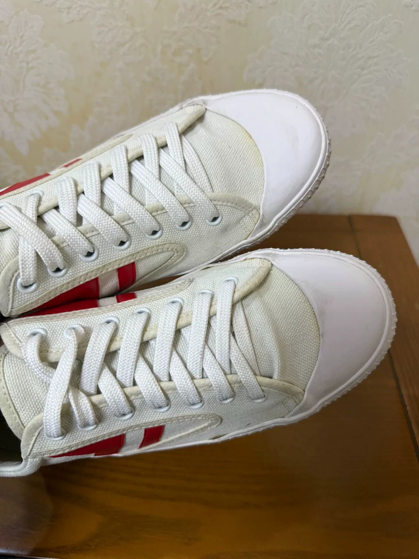 Bottega Veneta Bottega Veneta White Lowtop Sneakers 8 Men Size US 8 / EU 41 - 5 Thumbnail