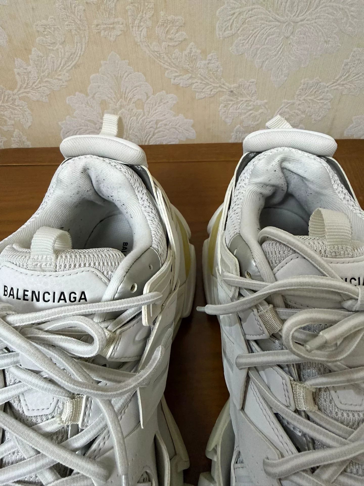 Balenciaga Balenciaga White Lowtop Sneakers 9 Men Size US 9 / EU 42 - 7 Thumbnail