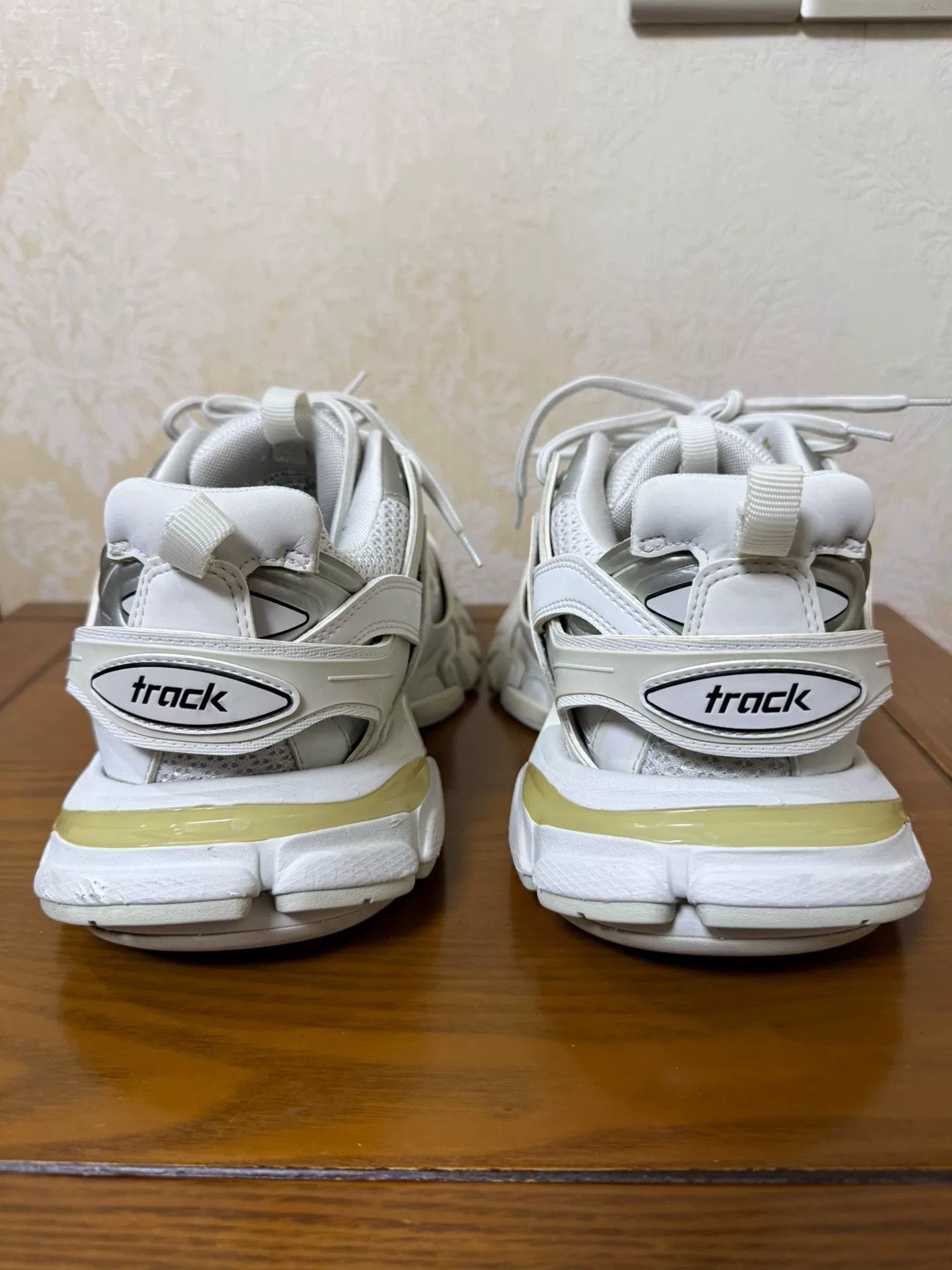 Balenciaga Balenciaga White Lowtop Sneakers 9 Men Size US 9 / EU 42 - 3 Thumbnail