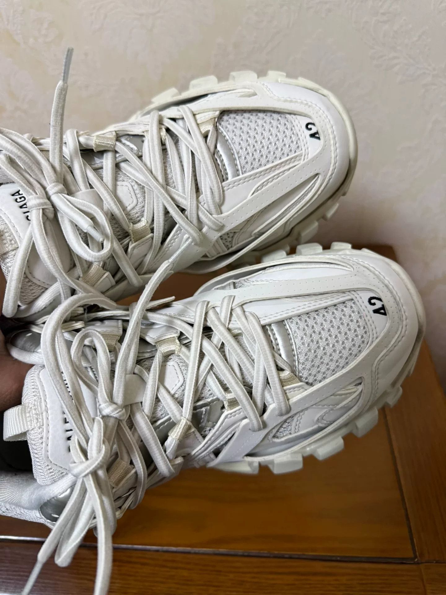 Balenciaga Balenciaga White Lowtop Sneakers 9 Men Size US 9 / EU 42 - 5 Thumbnail