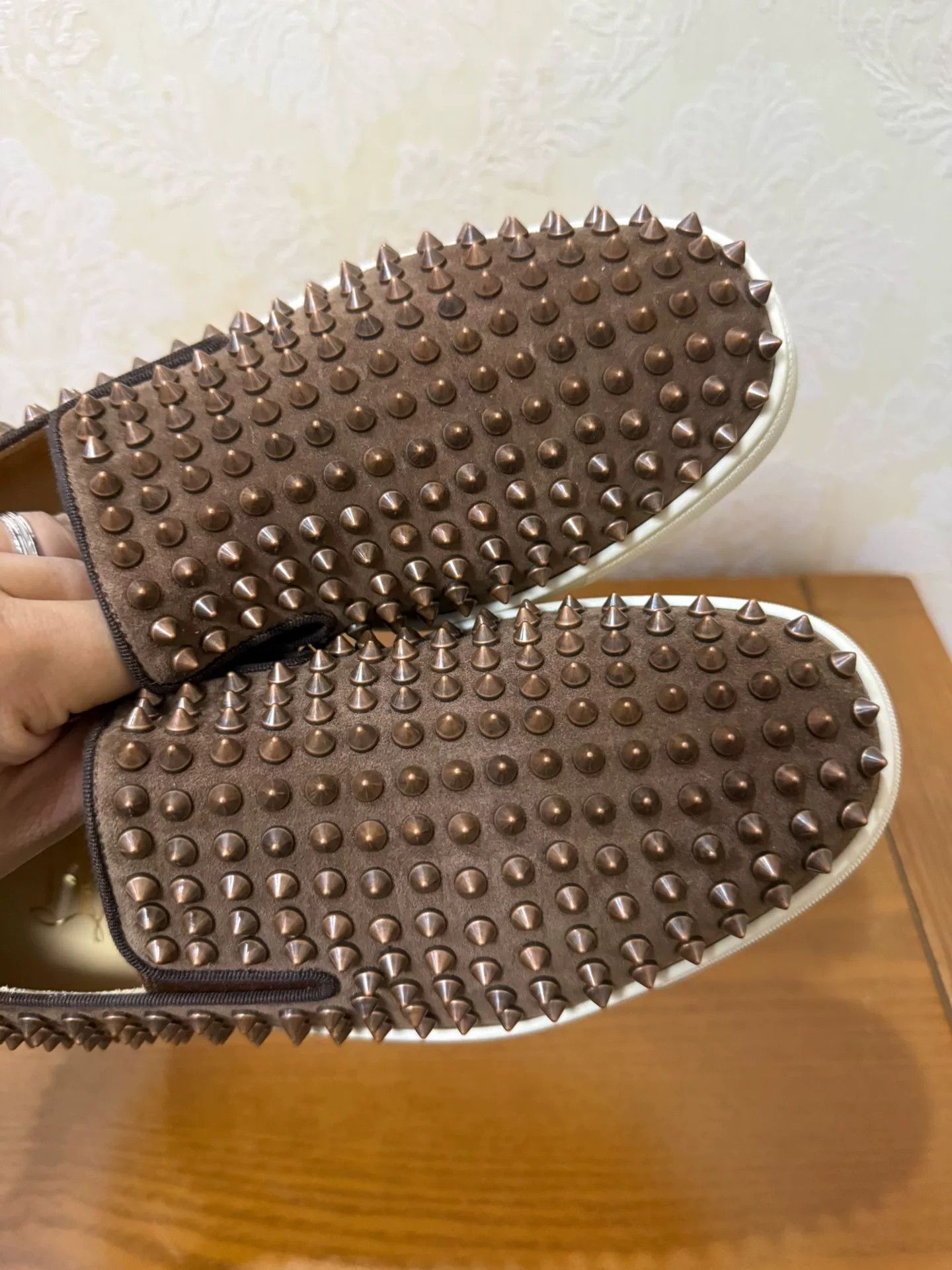 Christian Louboutin Christian Louboutin Suede Brown Lowtop Sneakers 8 Men Size US 8 / EU 41 - 5 Thumbnail