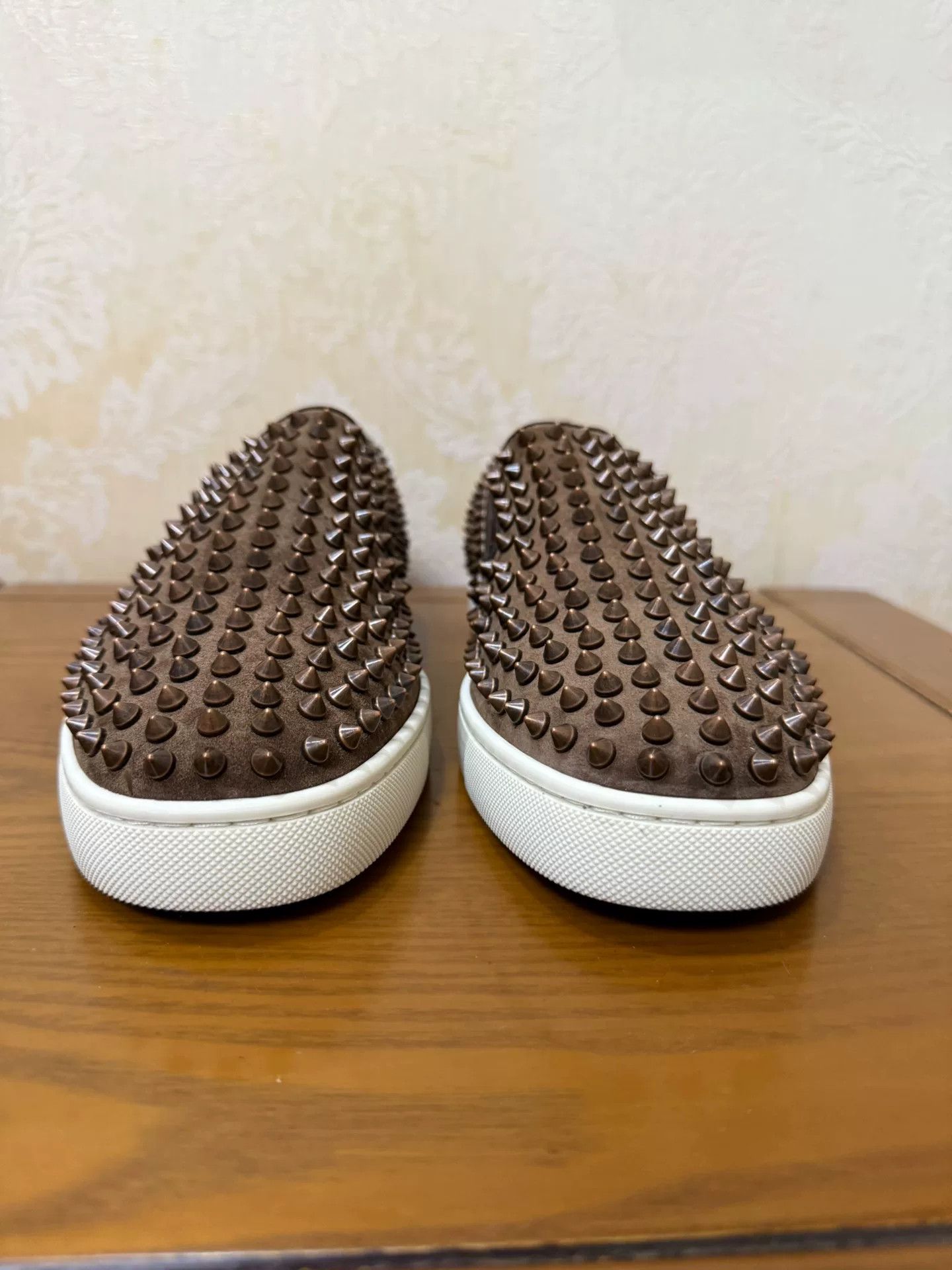 Christian Louboutin Christian Louboutin Suede Brown Lowtop Sneakers 8 Men Size US 8 / EU 41 - 2 Thumbnail