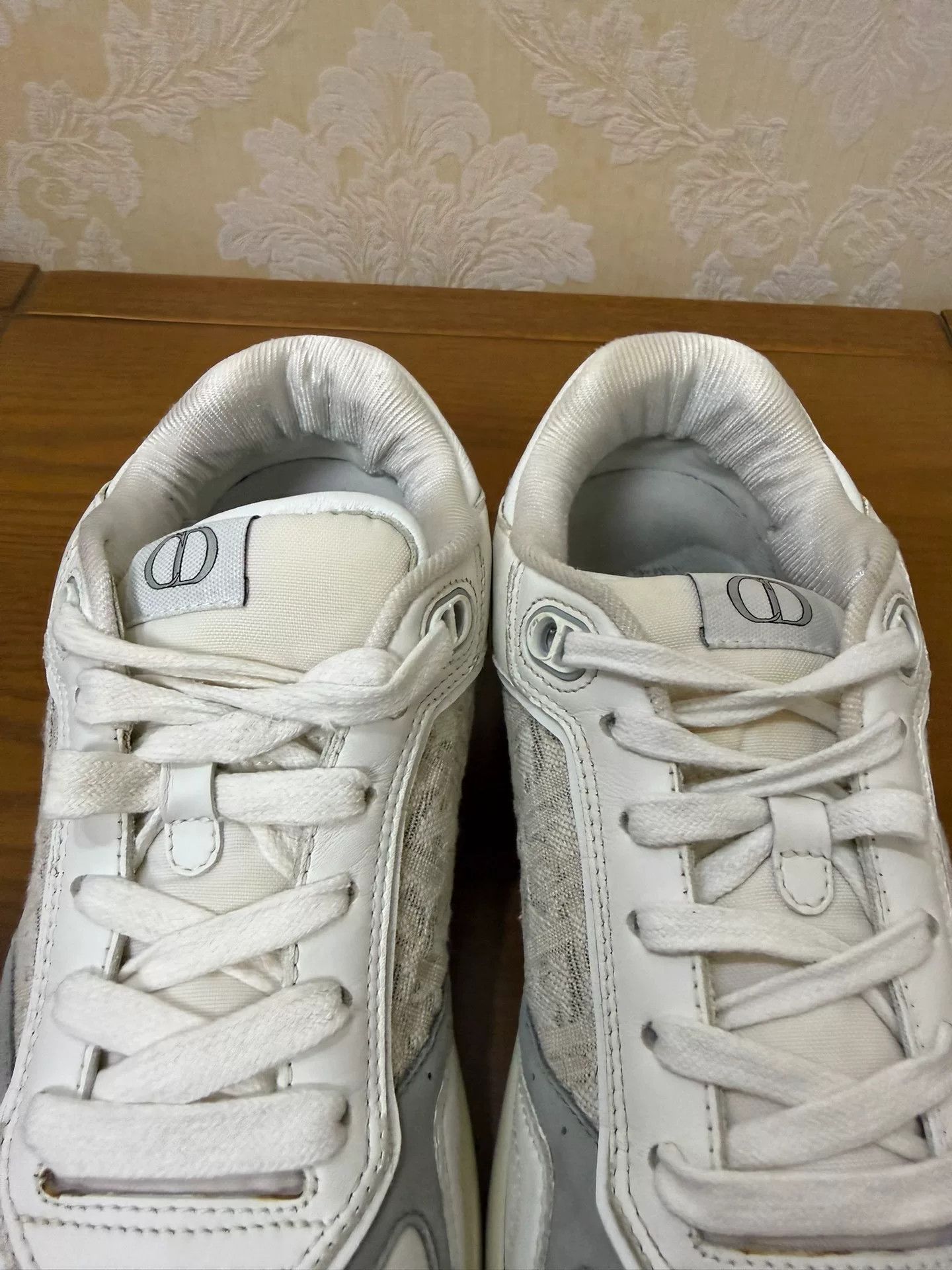 Dior Dior Distressed White Lowtop Sneakers 10 Men Size US 10 / EU 43 - 7 Thumbnail