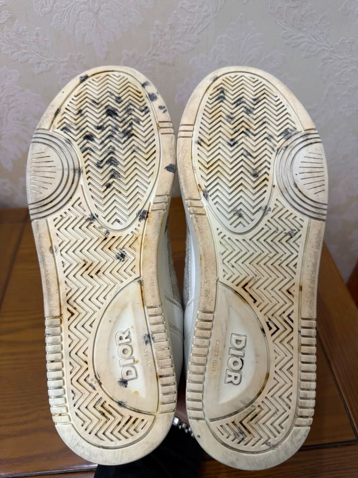 Dior Dior Distressed White Lowtop Sneakers 10 Men Size US 10 / EU 43 - 4 Thumbnail