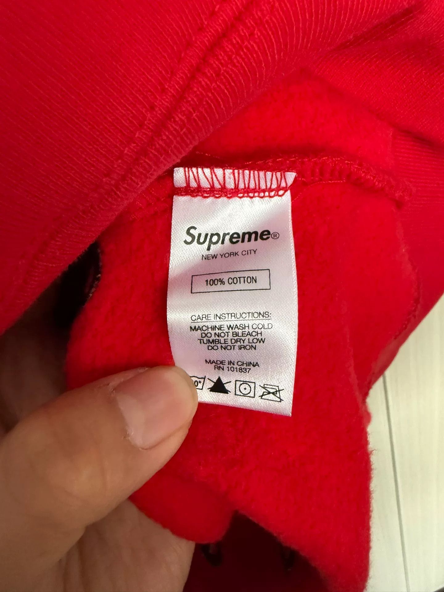 Supreme Supreme Retro Red Hoodie l Men Size US L / EU 52-54 / 3 - 6 Thumbnail