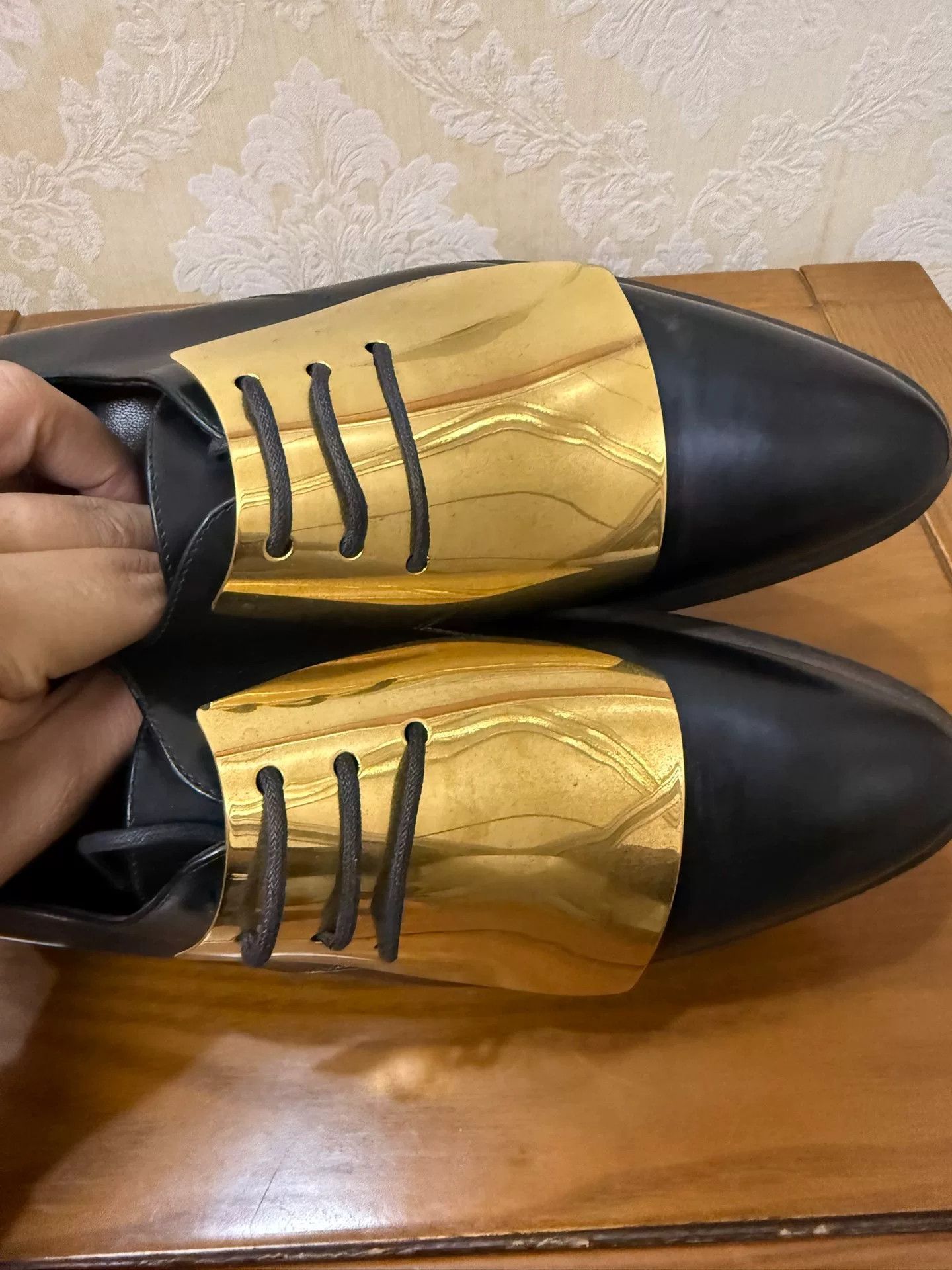 Celine Celine Metallic Gold Leather Shoes 6.5 Men Size US 6.5 / EU 39-40 - 5 Thumbnail