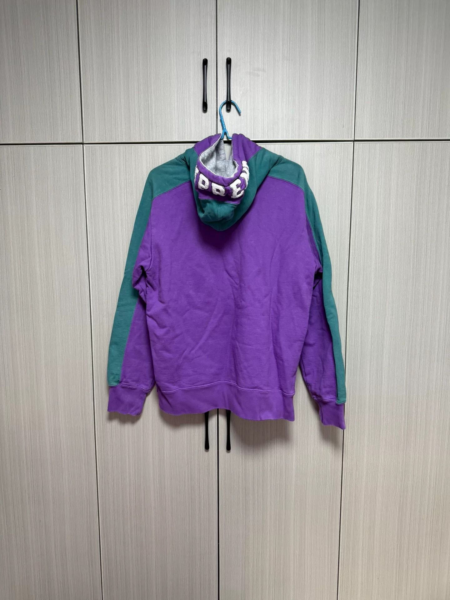 Supreme Supreme Retro Orange Hoodie l Men Size US L / EU 52-54 / 3 - 2 Thumbnail
