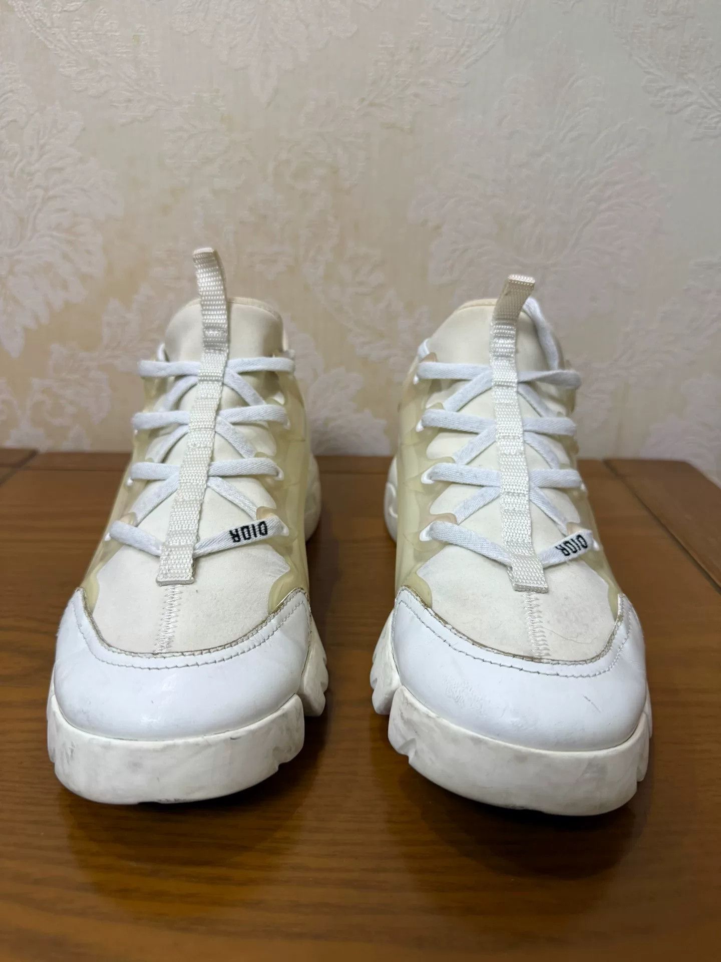 Dior Dior White Lowtop Sneakers us_8 Women Size US 8 / IT 38 - 2 Thumbnail