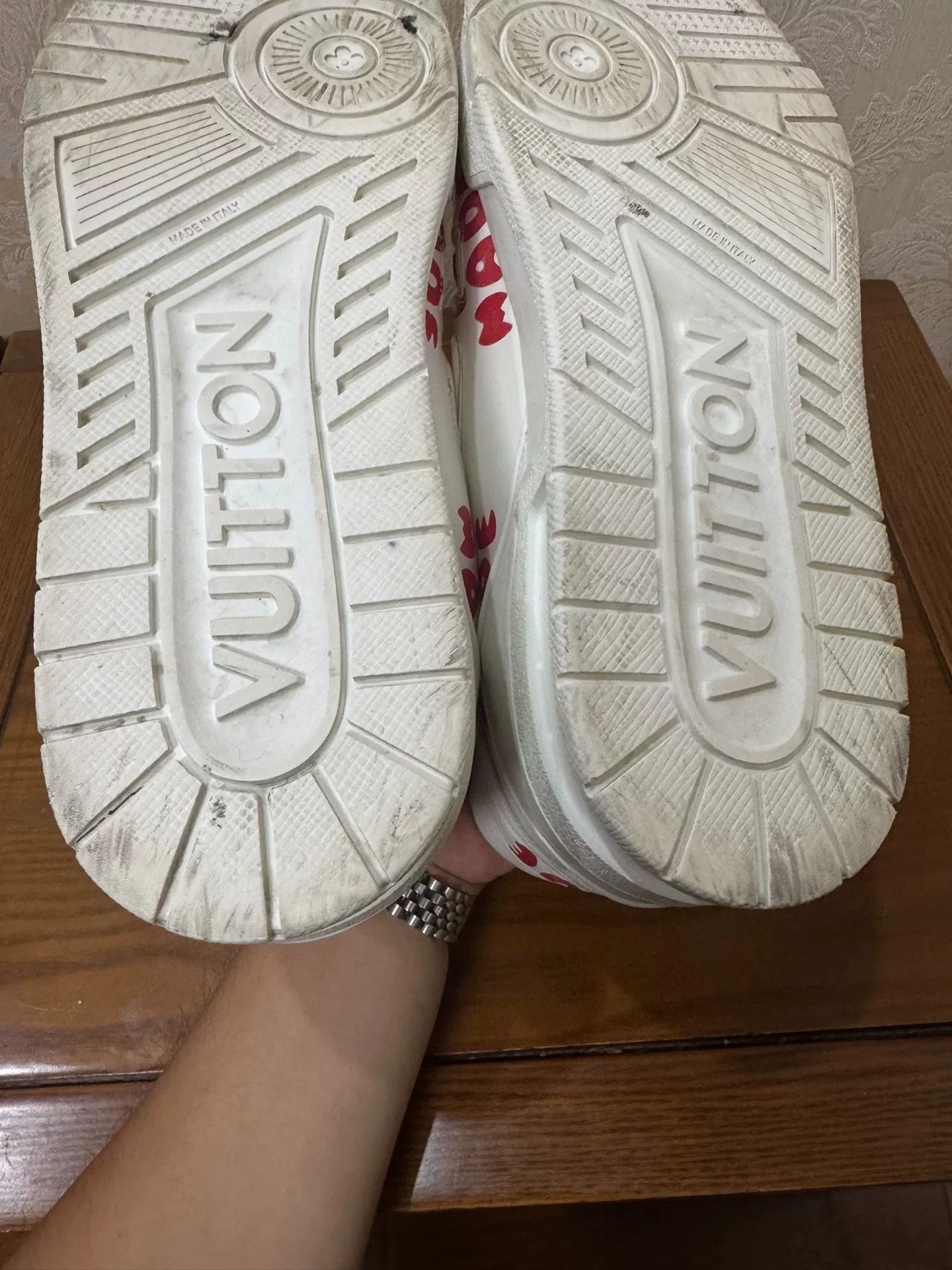 Louis Vuitton Louis Vuitton Collab Limited Red Lowtop Sneakers 43 Men Size US 10 / EU 43 - 5 Thumbnail