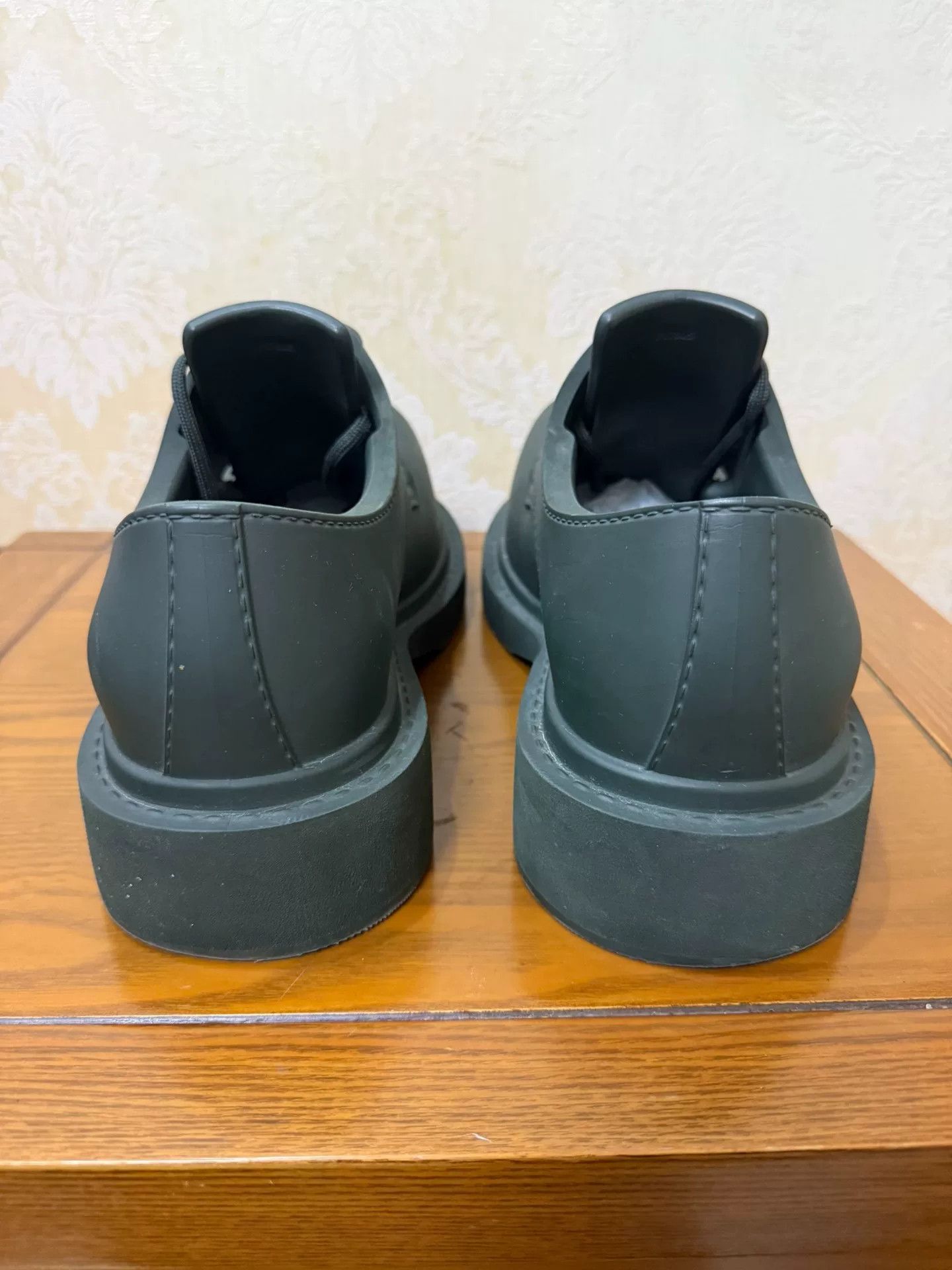Balenciaga Balenciaga Orange Lowtop Sneakers 8 Men Size US 8 / EU 41 - 3 Thumbnail