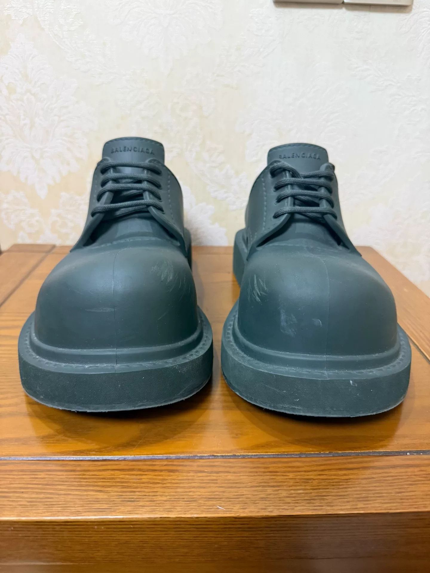 Balenciaga Balenciaga Orange Lowtop Sneakers 8 Men Size US 8 / EU 41 - 2 Thumbnail