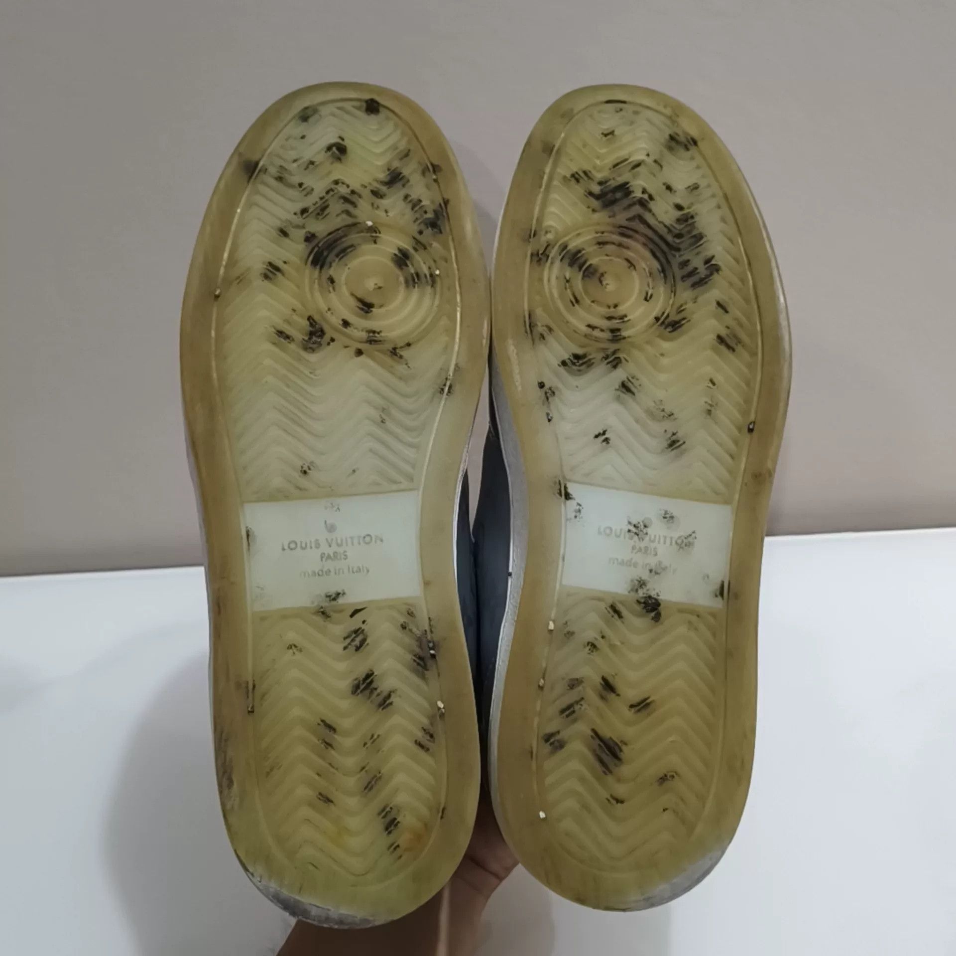 Louis Vuitton Louis Vuitton Silver Lowtop Sneakers 42 Men Size US 9 / EU 42 - 4 Thumbnail