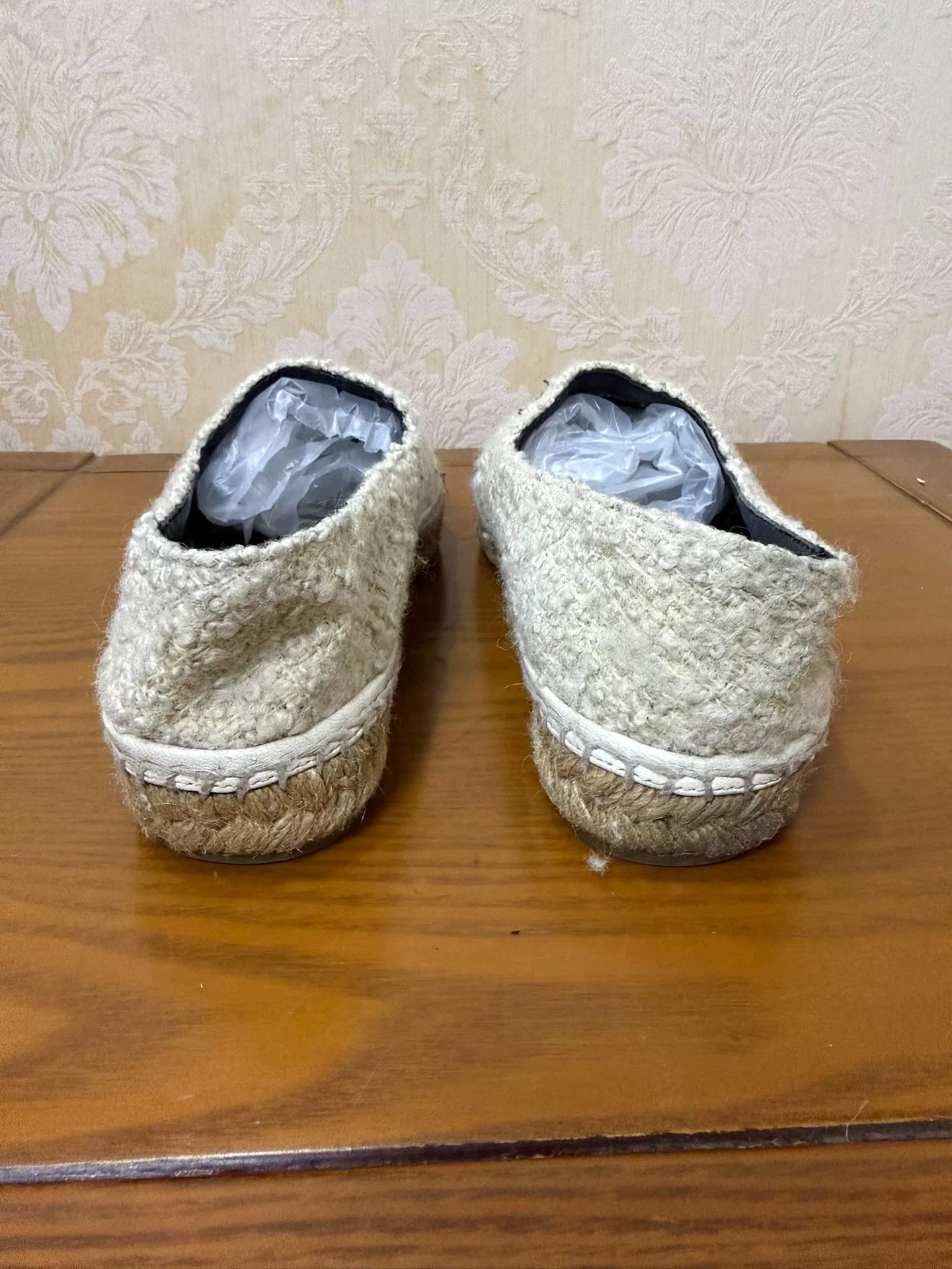 Chanel Chanel White Lowtop Sneakers us_7 Women Size US 7 / IT 37 - 3 Thumbnail