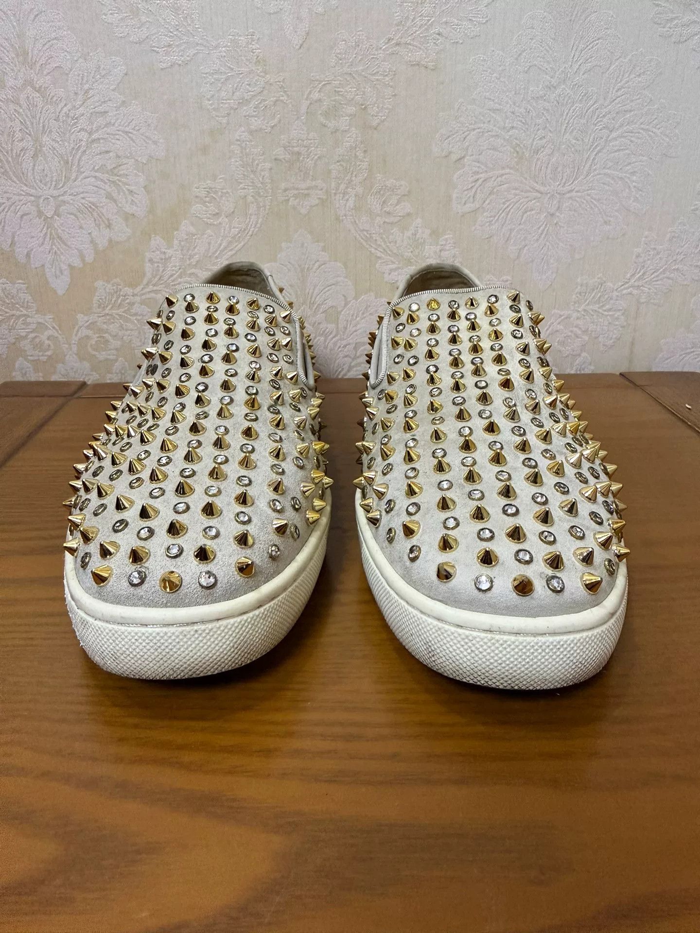 Christian Louboutin Christian Louboutin Suede Gray Lowtop Sneakers 42 Men Size US 9 / EU 42 - 2 Thumbnail