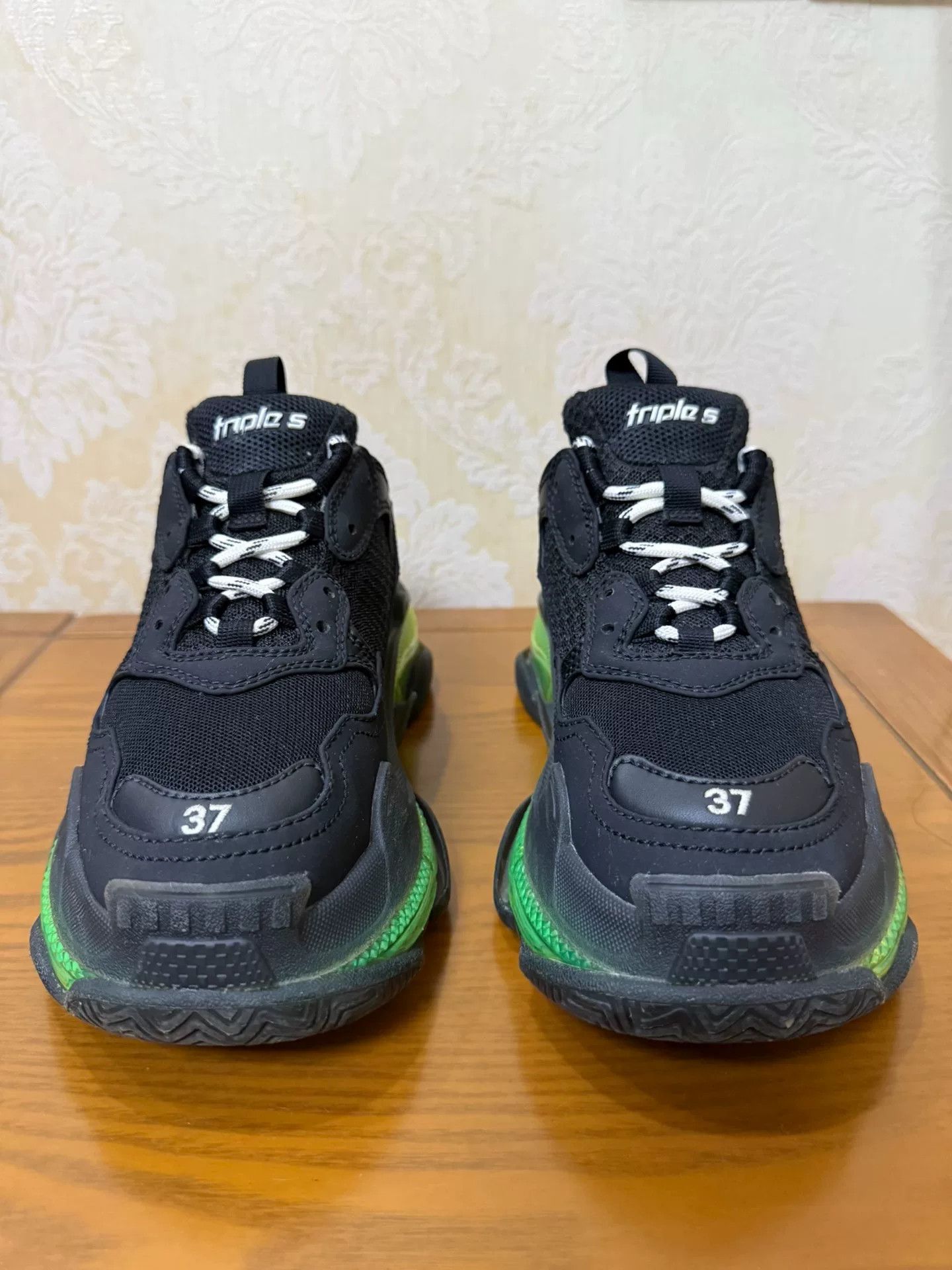 Balenciaga Balenciaga Green Lowtop Sneakers us_7 Women Size US 7 / IT 37 - 2 Thumbnail