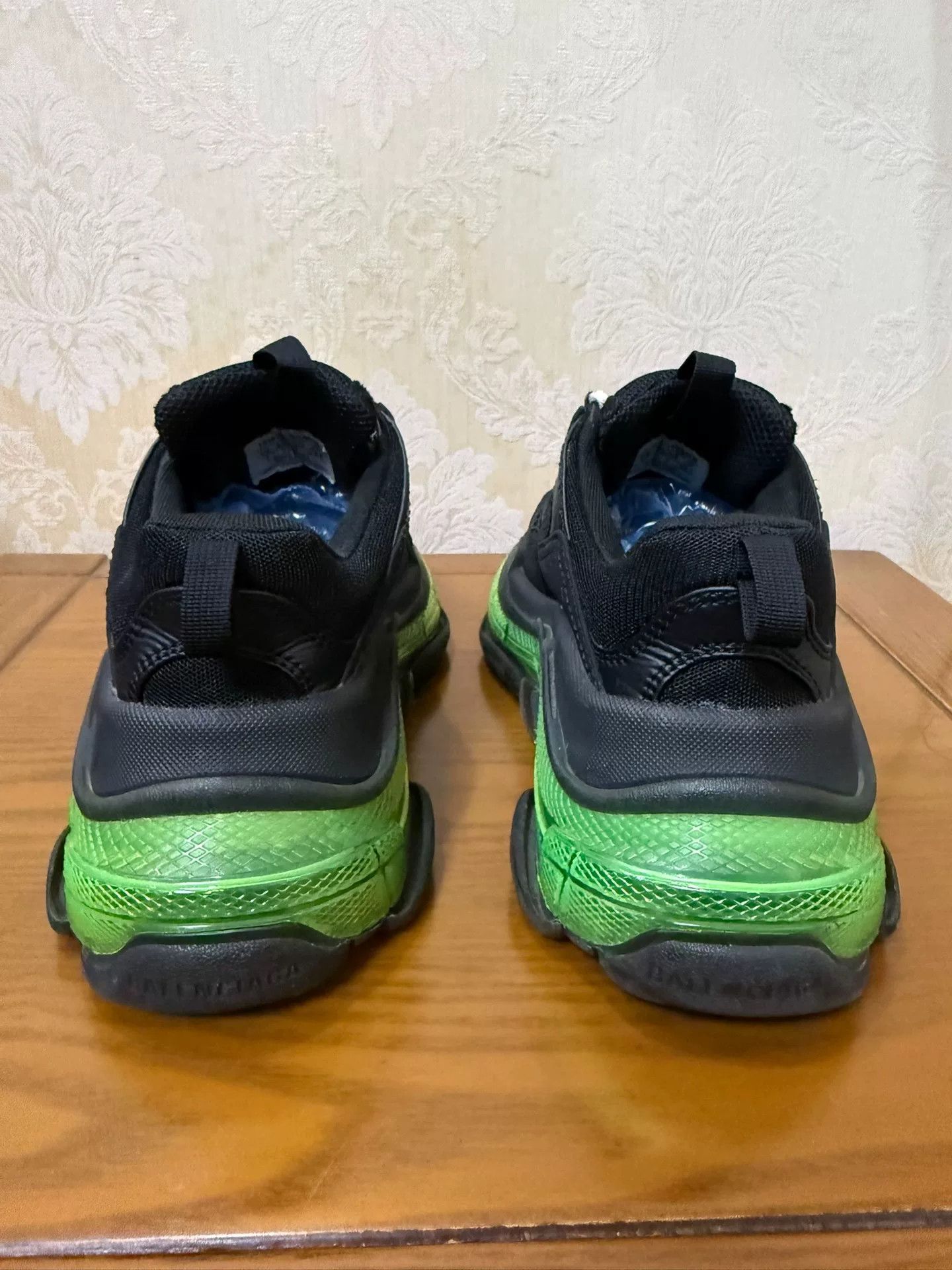 Balenciaga Balenciaga Green Lowtop Sneakers us_7 Women Size US 7 / IT 37 - 3 Thumbnail
