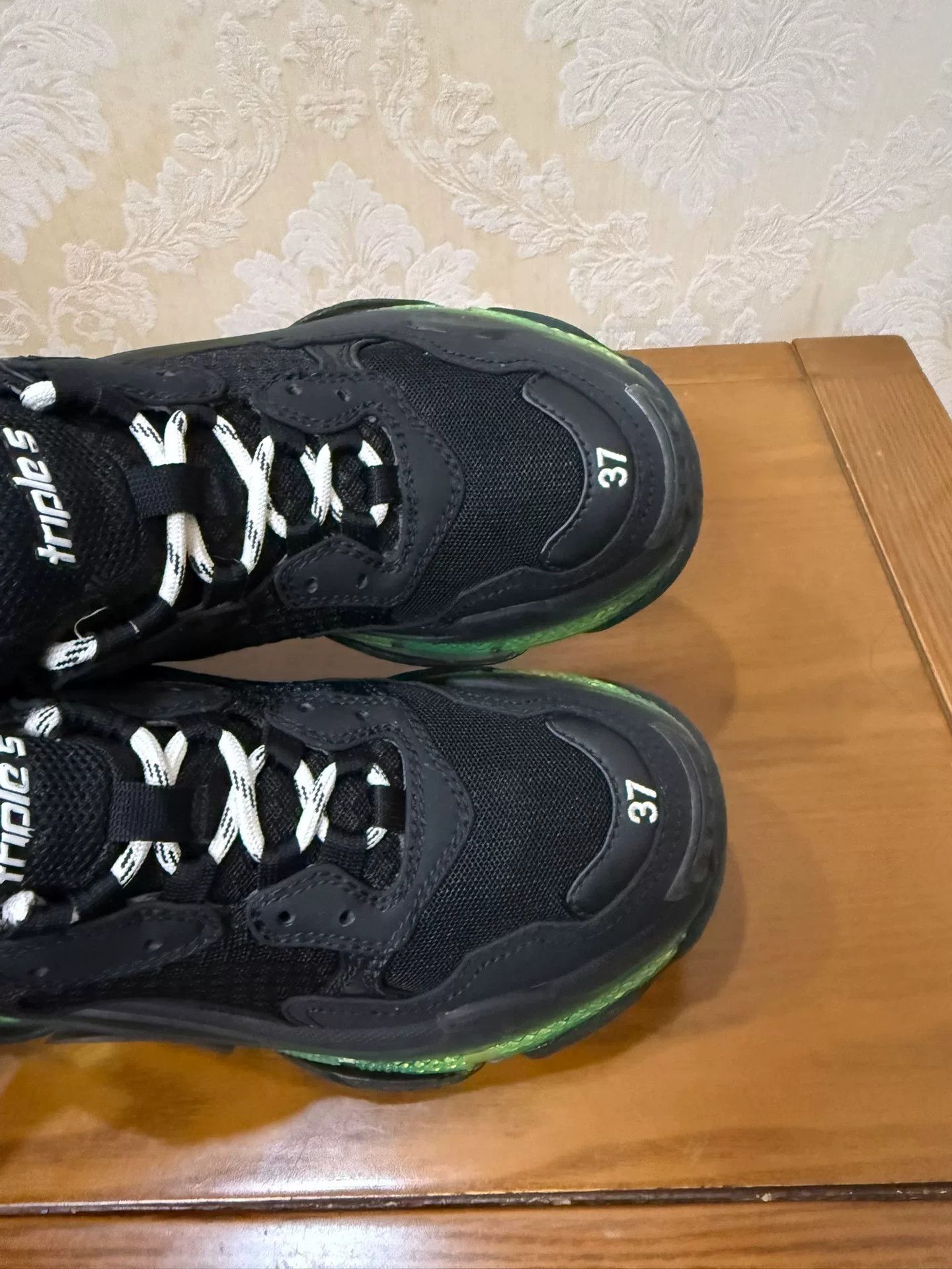 Balenciaga Balenciaga Green Lowtop Sneakers us_7 Women Size US 7 / IT 37 - 5 Thumbnail