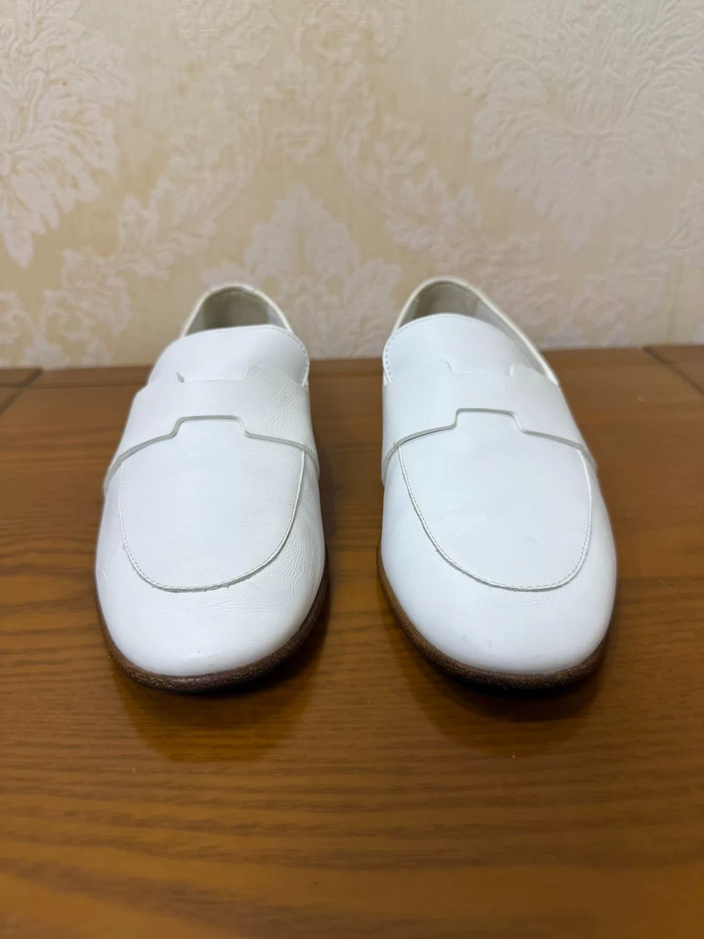 Hermes Hermes White Lowtop Sneakers us_5 Women Size US 5 / IT 35 - 2 Thumbnail
