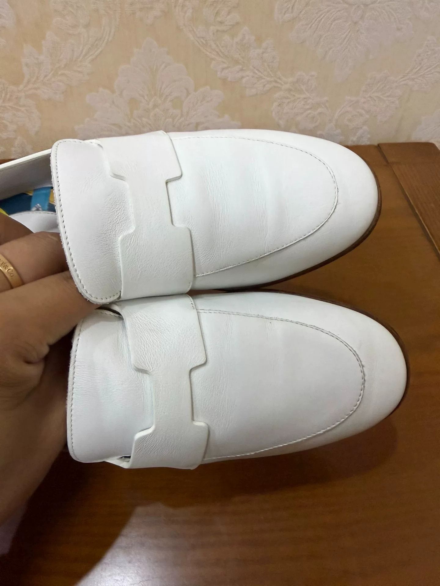Hermes Hermes White Lowtop Sneakers us_5 Women Size US 5 / IT 35 - 7 Thumbnail