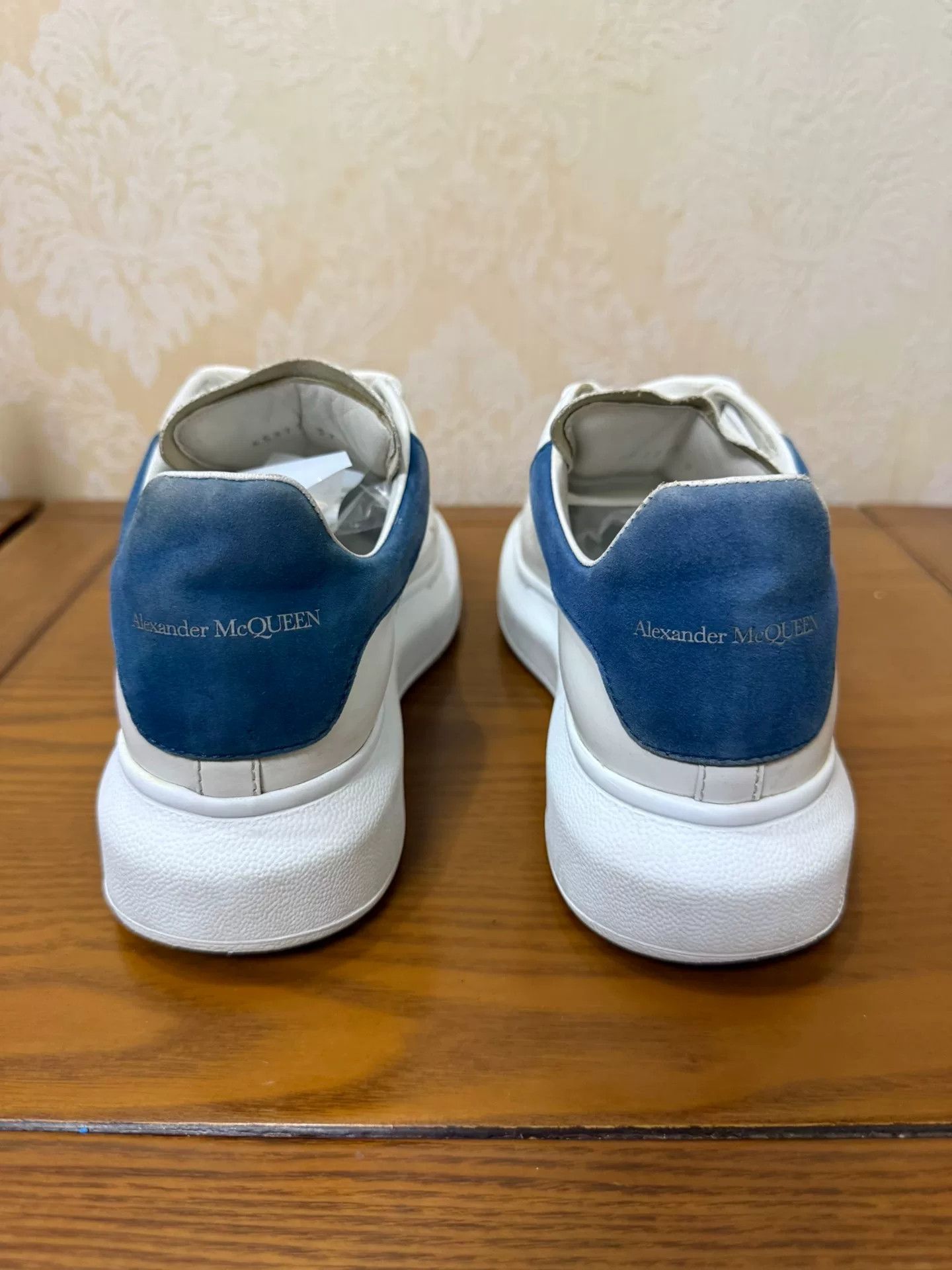 Alexander McQueen Alexander McQueen White Lowtop Sneakers us_7 Women Size US 7 / IT 37 - 3 Thumbnail