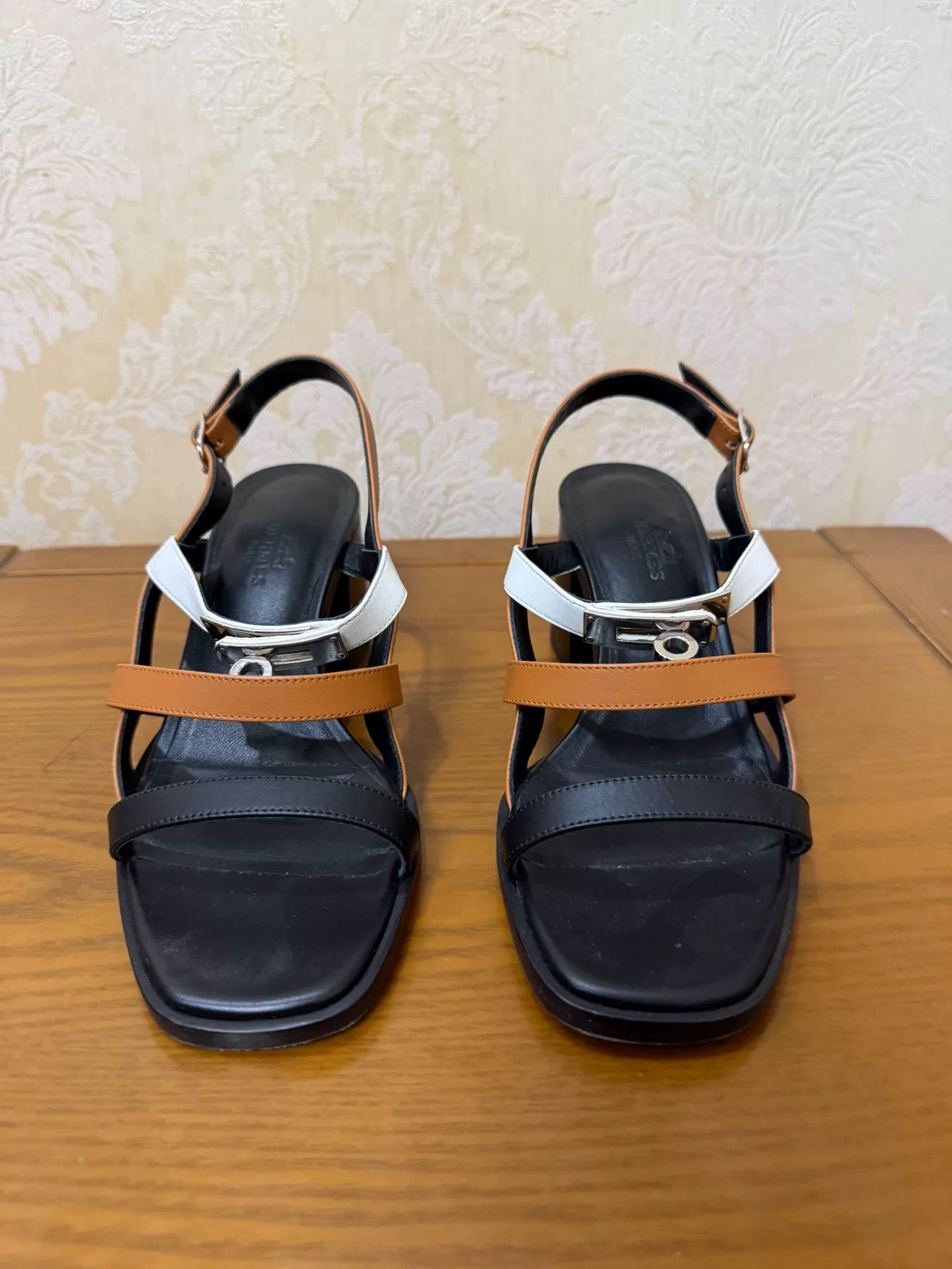 Hermes Hermes Silver Sandals us_7 Women Size US 7 / IT 37 - 2 Thumbnail
