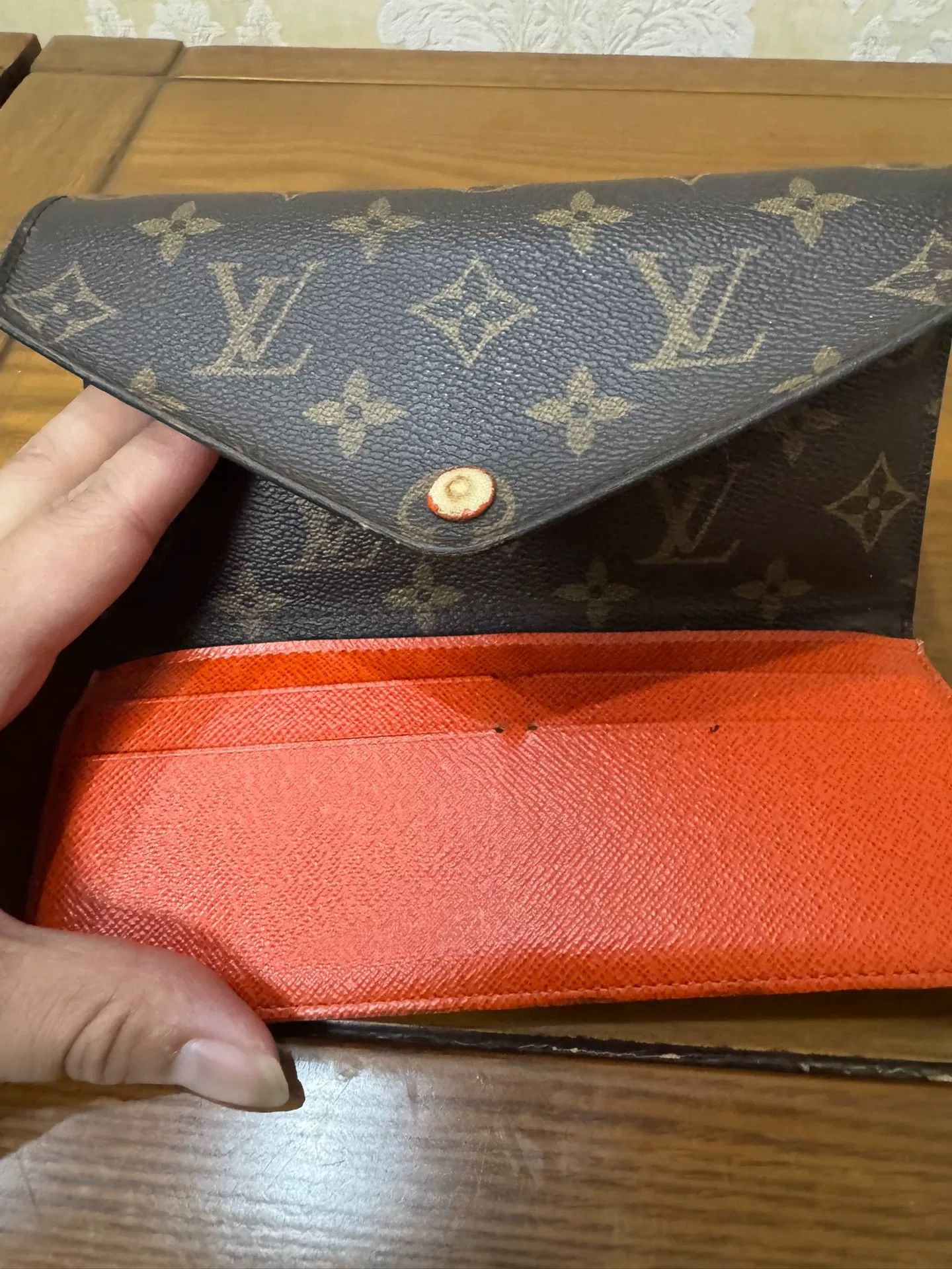 Louis Vuitton Louis Vuitton Gold Bag one size Men Size ONE SIZE - 6 Thumbnail