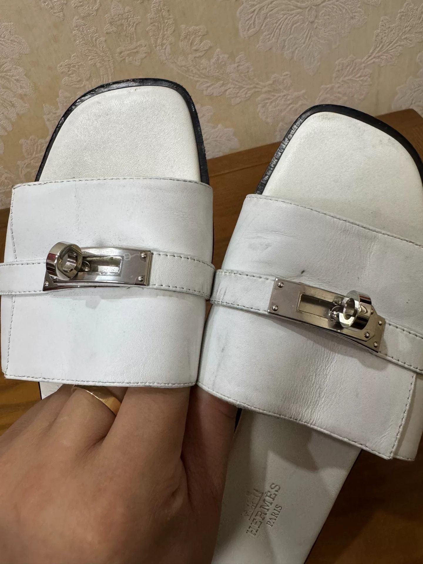 Hermes Hermes White Sandals us_6 Women Size US 6 / IT 36 - 7 Thumbnail