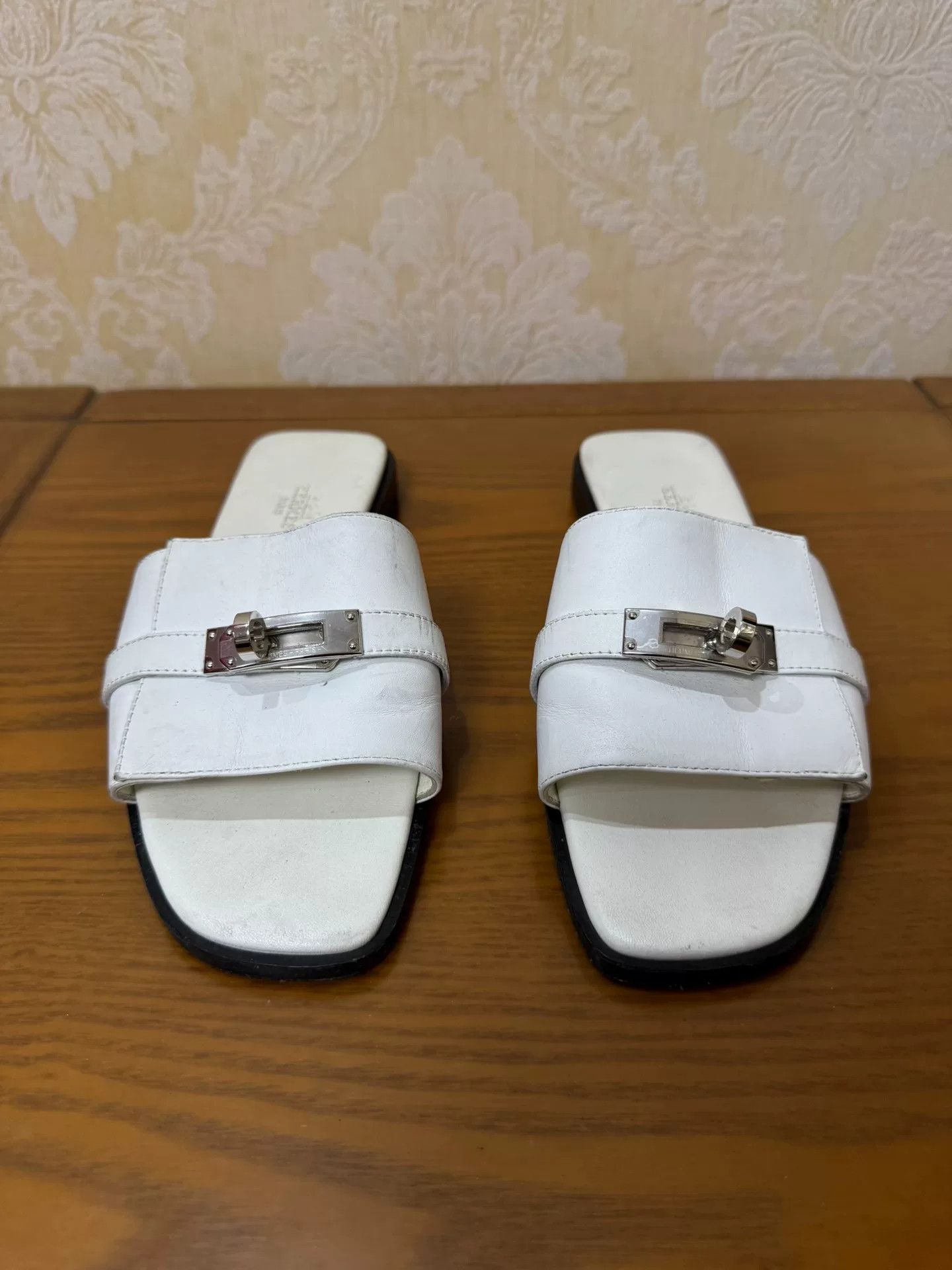 Hermes Hermes White Sandals us_6 Women Size US 6 / IT 36 - 2 Thumbnail