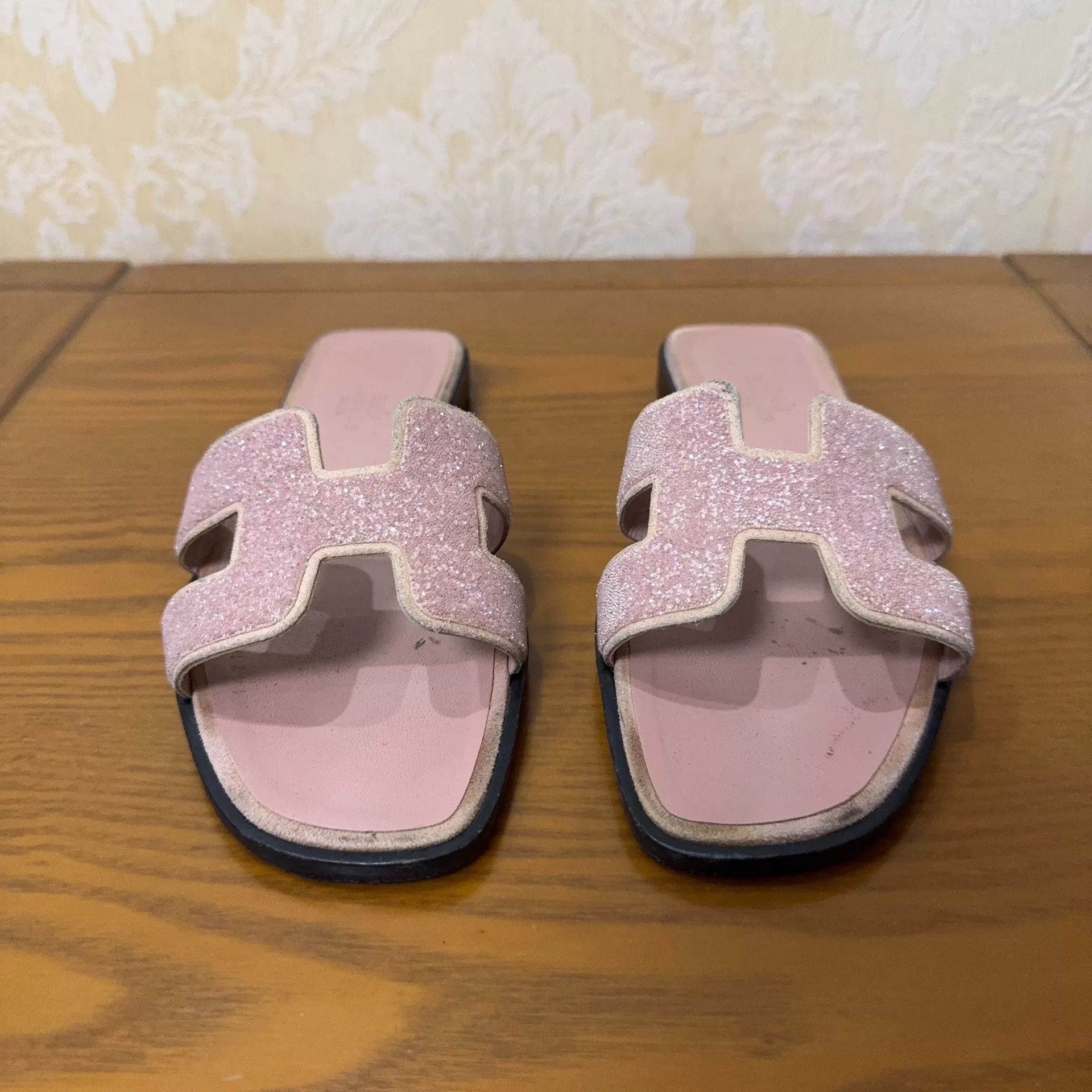Hermes Hermes Pink Sandals us_6 Women Size US 6 / IT 36 - 2 Thumbnail