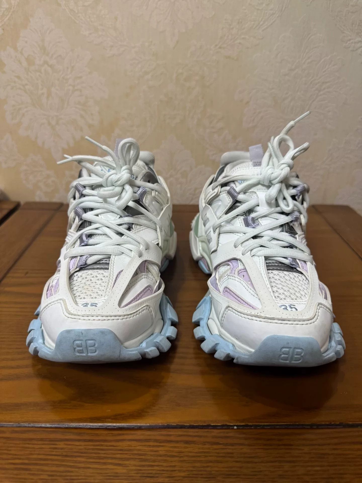 Balenciaga Balenciaga Orange Lowtop Sneakers us_5 Women Size US 5 / IT 35 - 2 Thumbnail