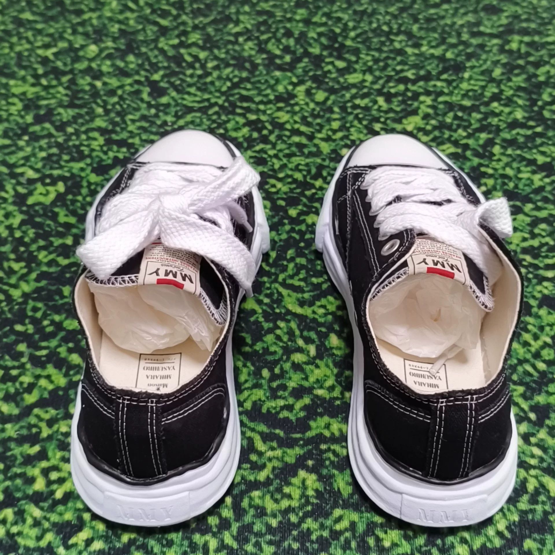 Maison MIHARA YASUHIRO Black Lowtop Sneakers 40 Men