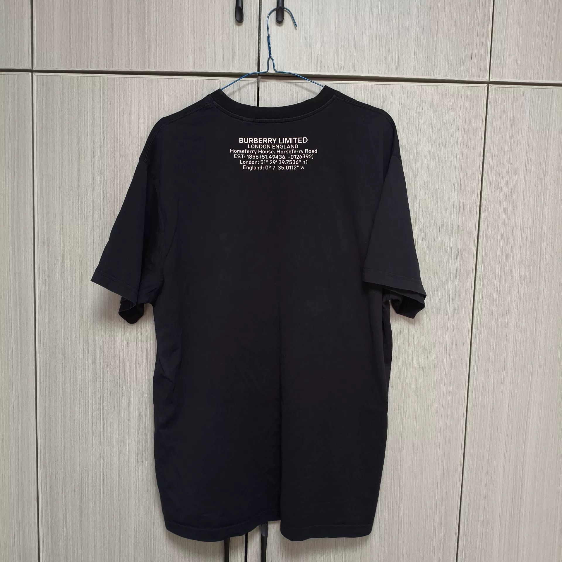 Burberry Burberry Shark Printed T-Shirt m Men Size US M / EU 48-50 / 2 - 2 Thumbnail