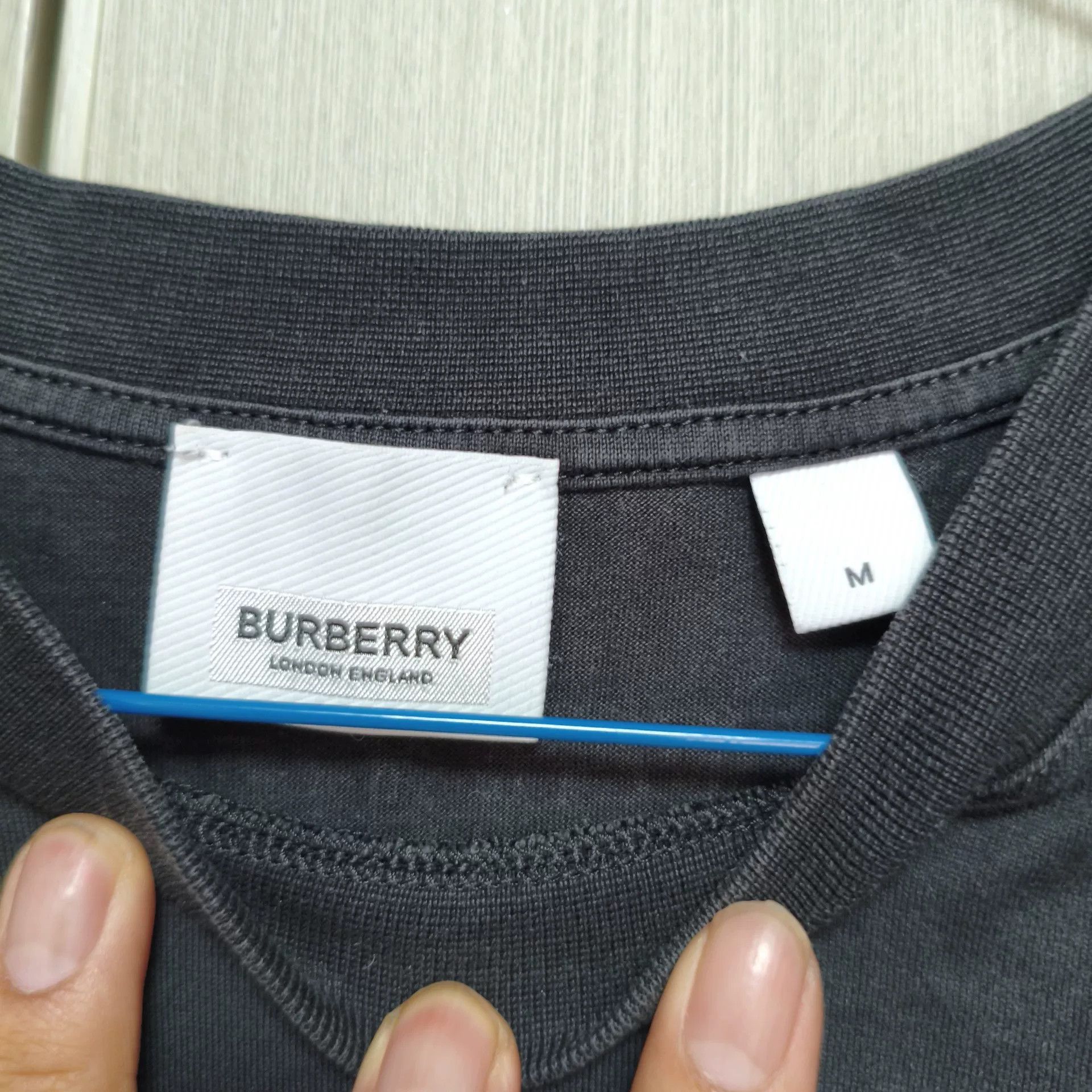 Burberry Burberry Shark Printed T-Shirt m Men Size US M / EU 48-50 / 2 - 3 Thumbnail