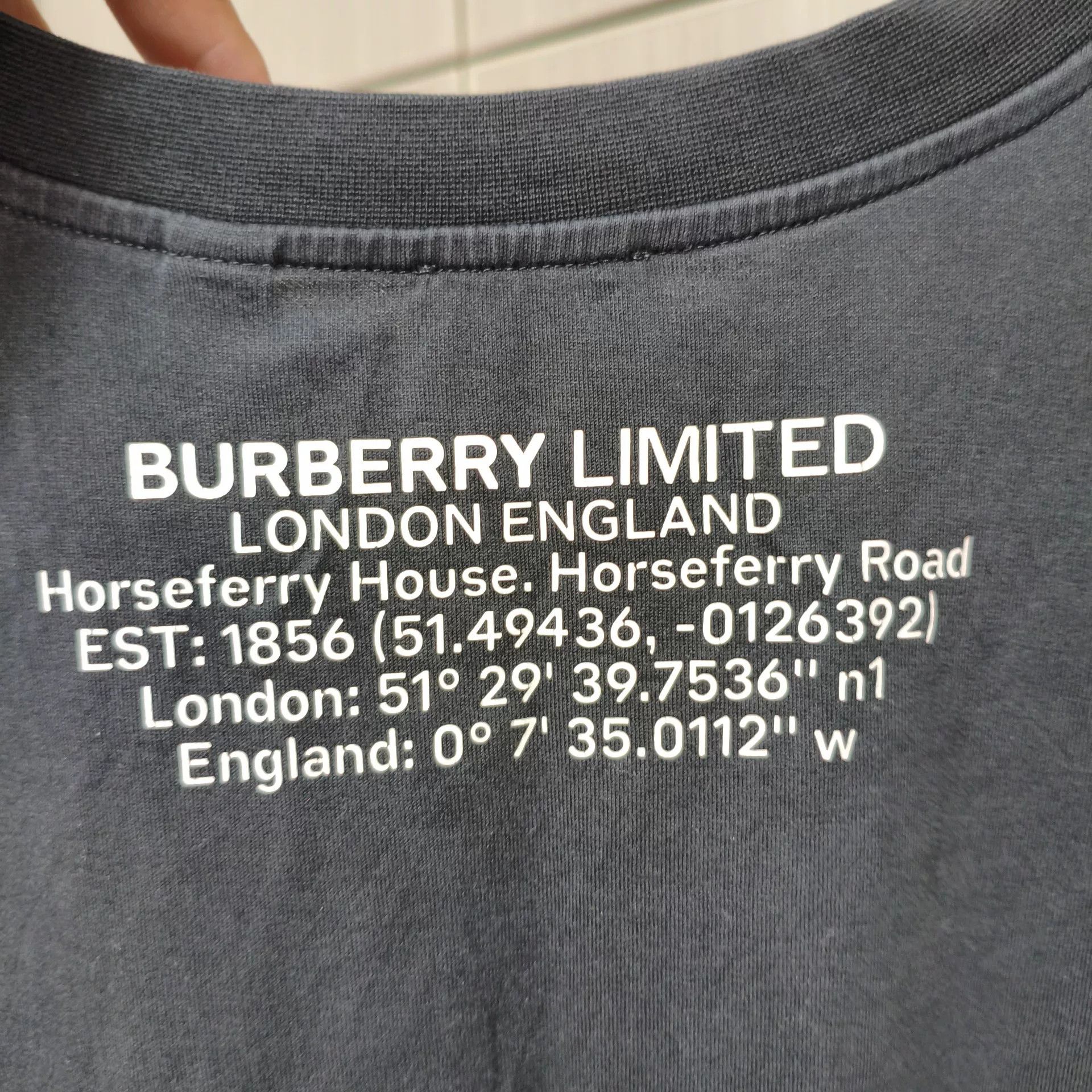 Burberry Burberry Shark Printed T-Shirt m Men Size US M / EU 48-50 / 2 - 6 Thumbnail