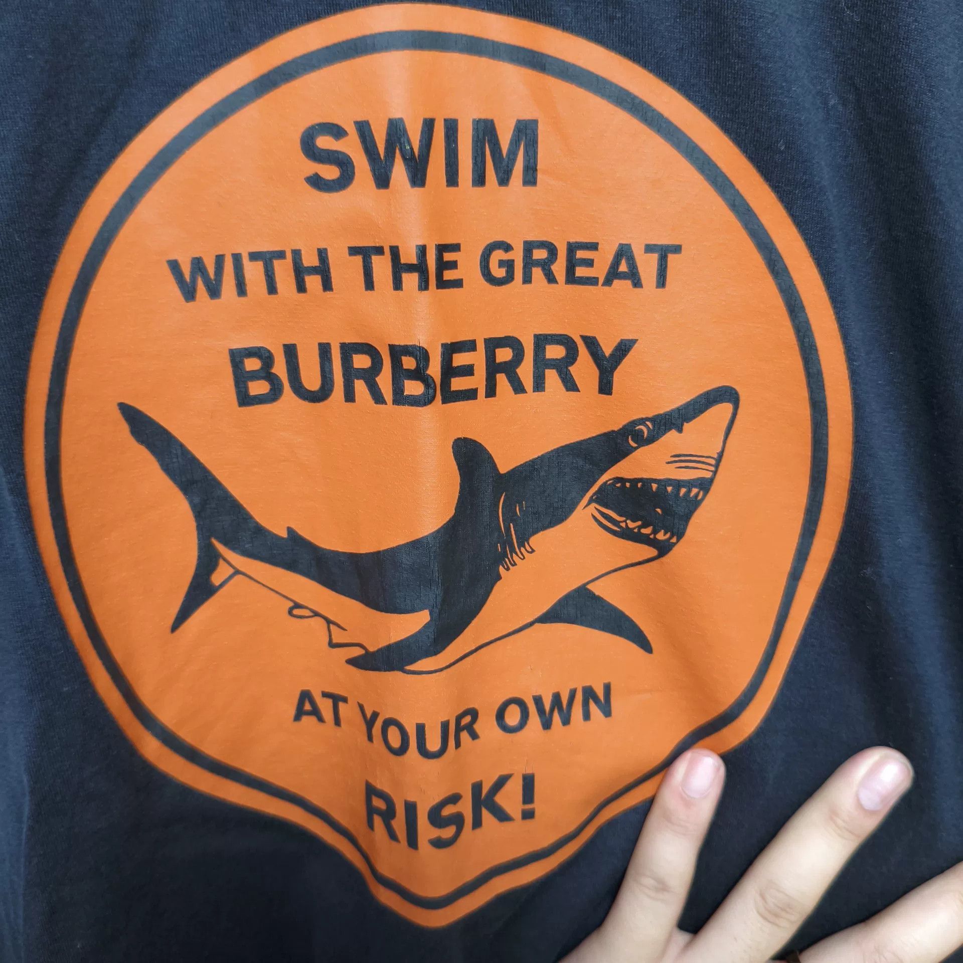 Burberry Burberry Shark Printed T-Shirt m Men Size US M / EU 48-50 / 2 - 5 Thumbnail