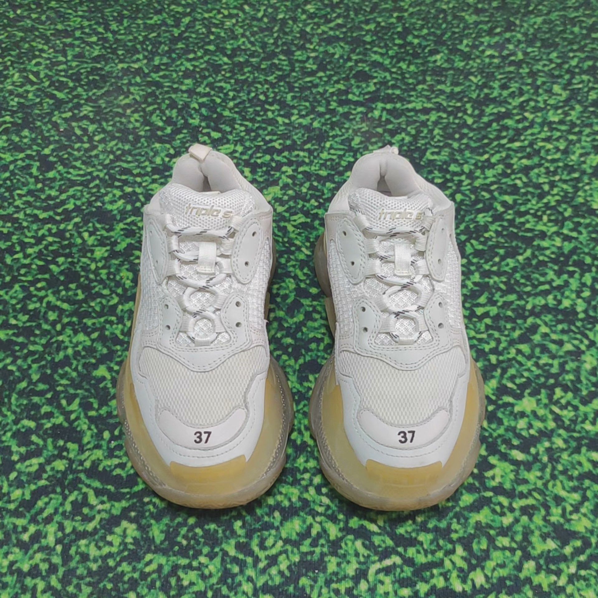 Balenciaga Balenciaga Orange Lowtop Sneakers us_7 Women Size US 7 / IT 37 - 2 Thumbnail