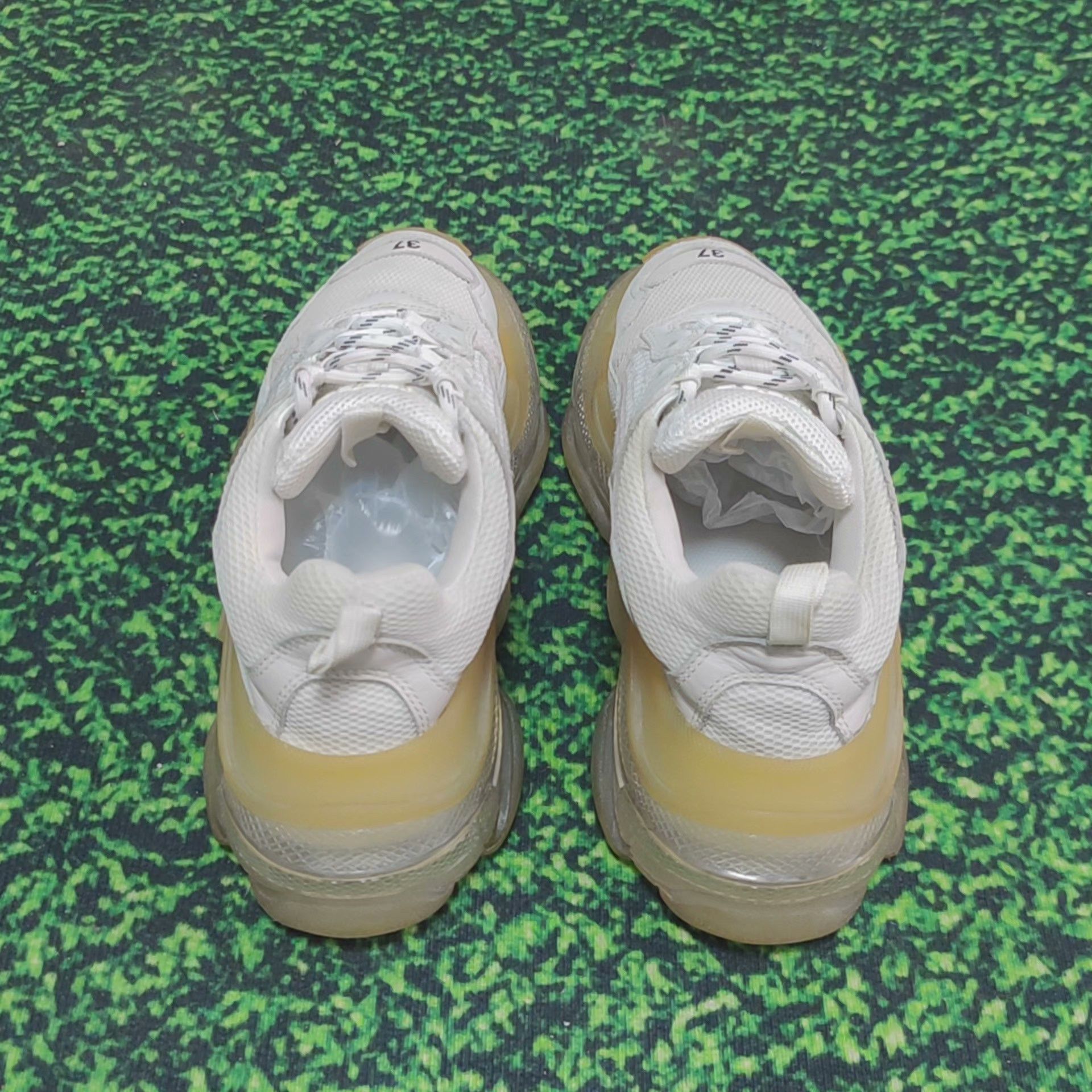 Balenciaga Balenciaga Orange Lowtop Sneakers us_7 Women Size US 7 / IT 37 - 3 Thumbnail