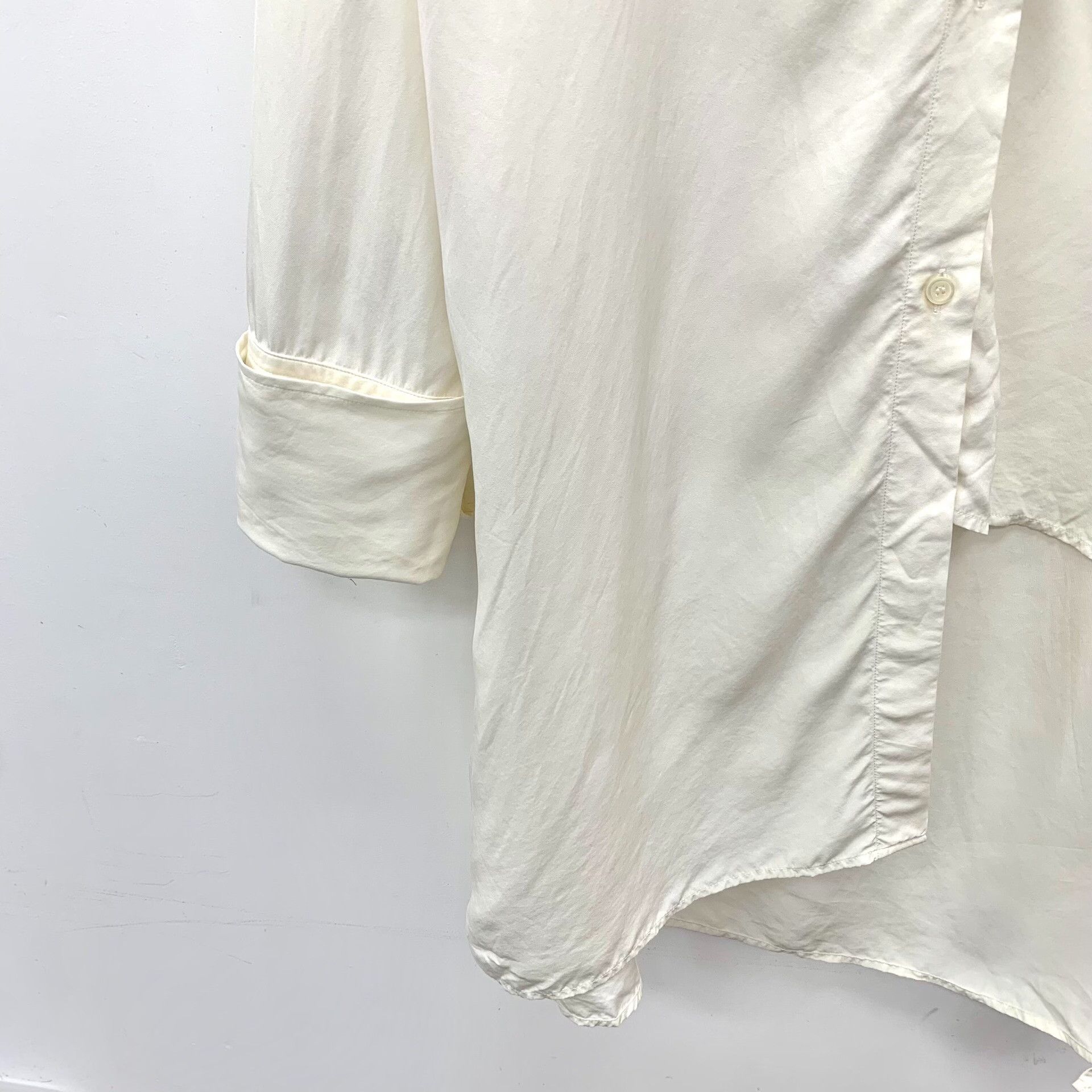 Loewe Loewe White Logo Silk V-Neck Shirt Size S / US 4 / IT 40 - 4 Thumbnail