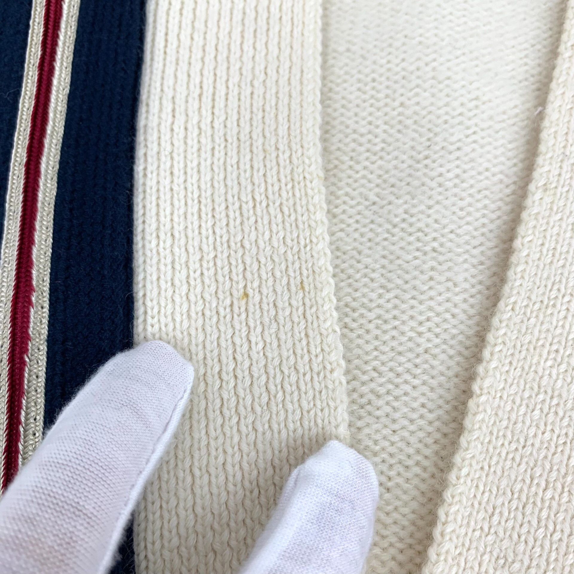 Gucci Gucci Beige Bee Embroidery Wool Cardigan Size S / US 4 / IT 40 - 9 Thumbnail