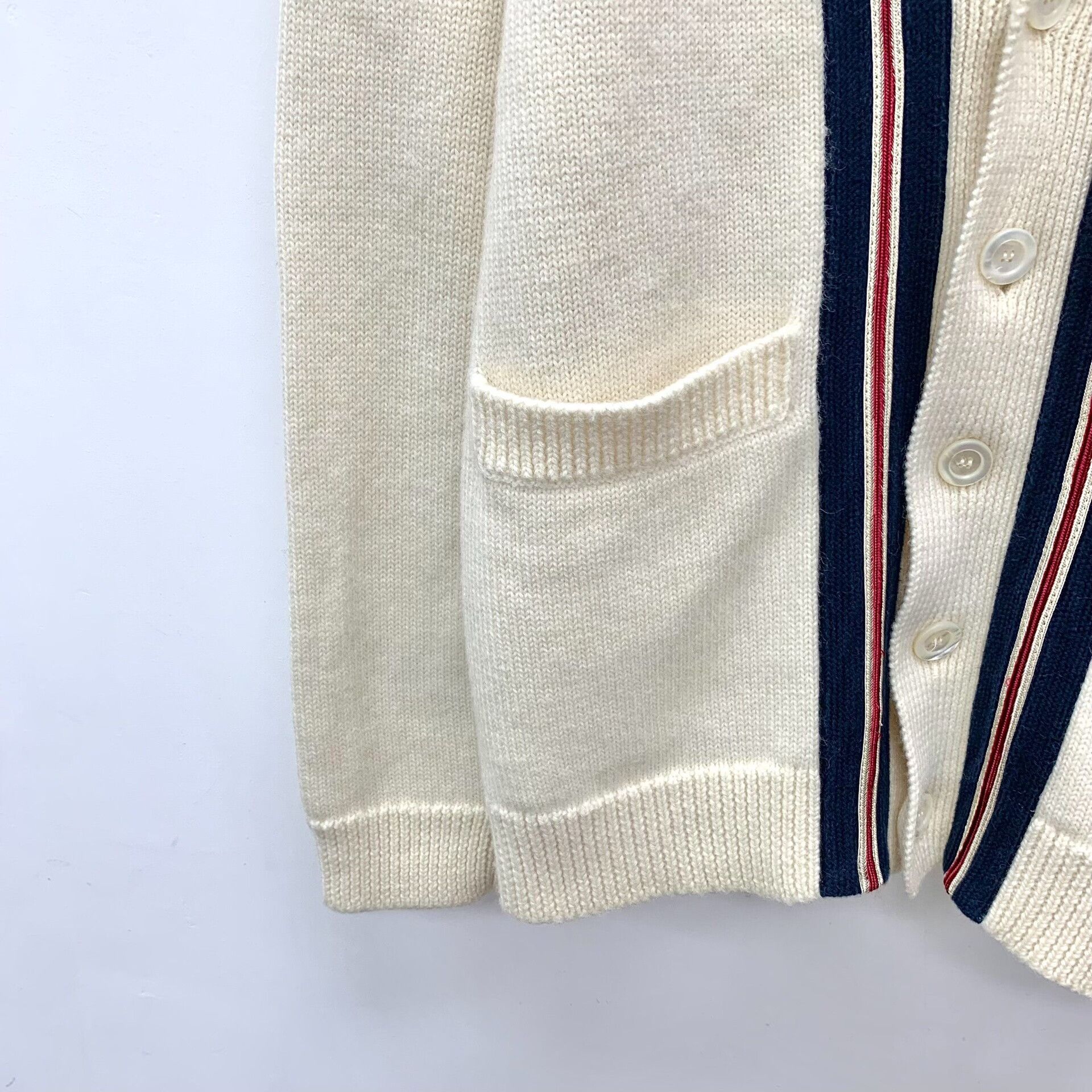 Gucci Gucci Beige Bee Embroidery Wool Cardigan Size S / US 4 / IT 40 - 4 Thumbnail