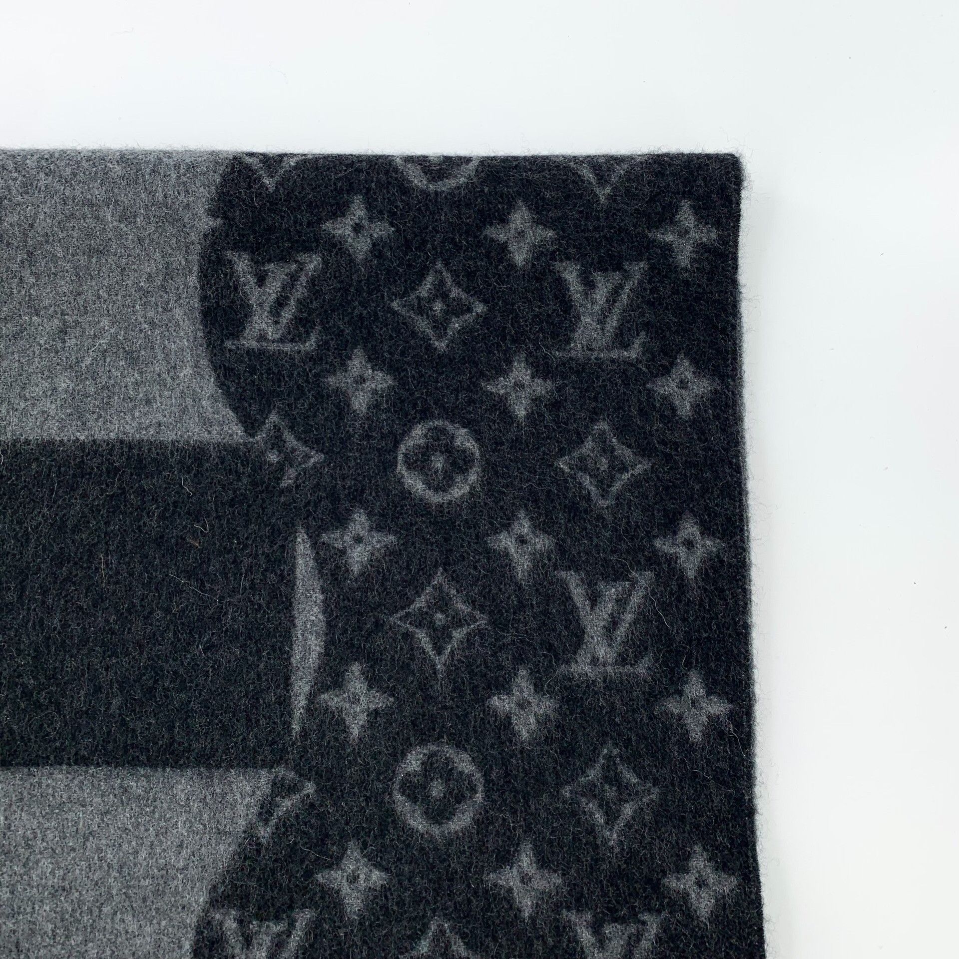 Louis Vuitton Louis Vuitton x Nigo Lv² Scarf Size ONE SIZE - 5 Thumbnail