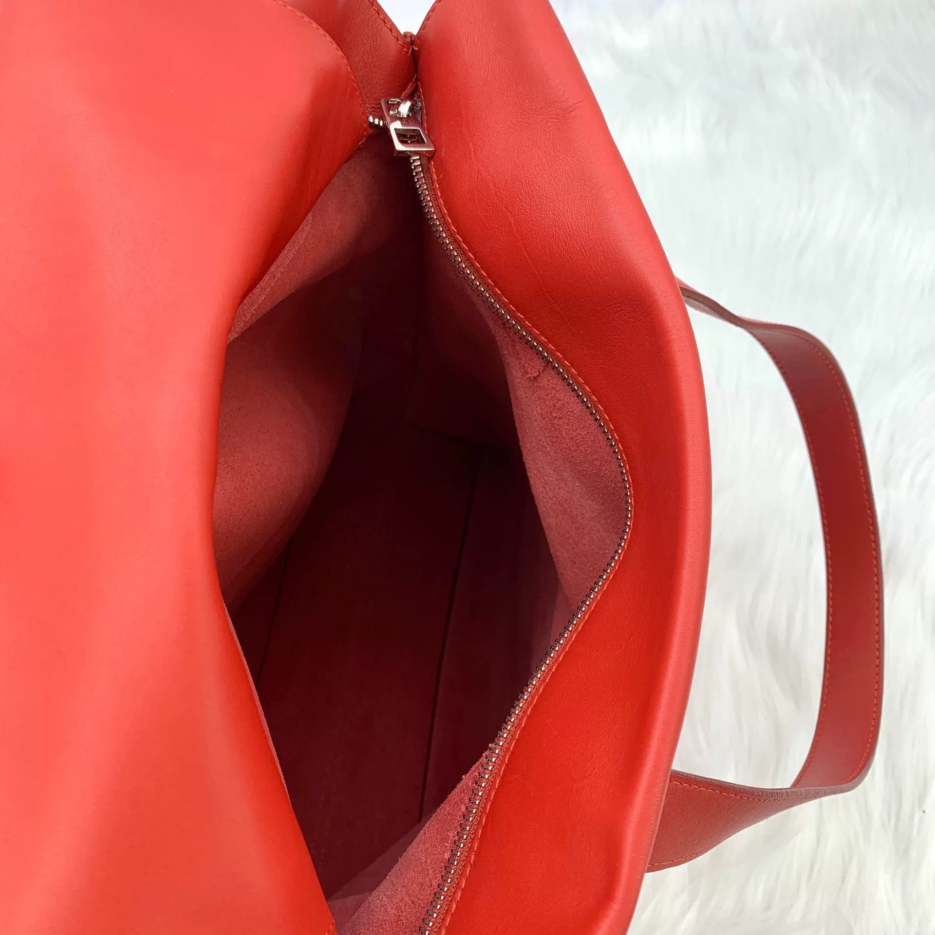 Loewe Loewe Red Logo Embossed Tote Bag Size ONE SIZE - 6 Thumbnail