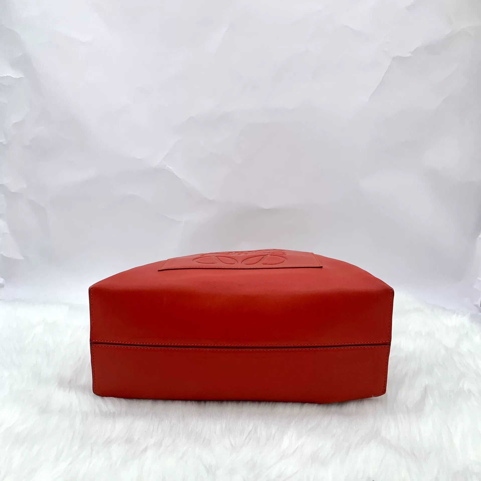 Loewe Loewe Red Logo Embossed Tote Bag Size ONE SIZE - 5 Thumbnail