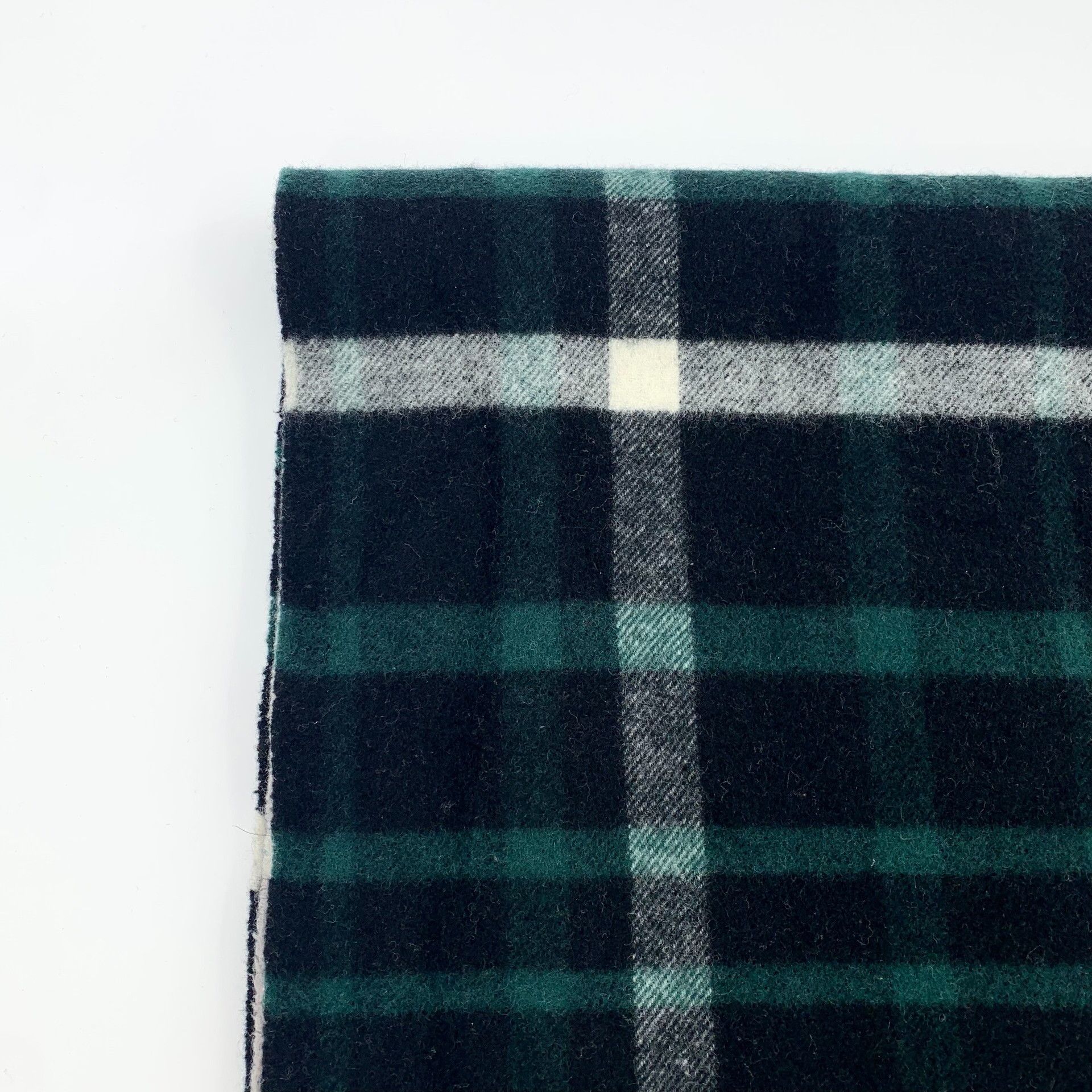 Burberry Burberry Green Plaid Wool Fringe Scarf Size ONE SIZE - 3 Thumbnail