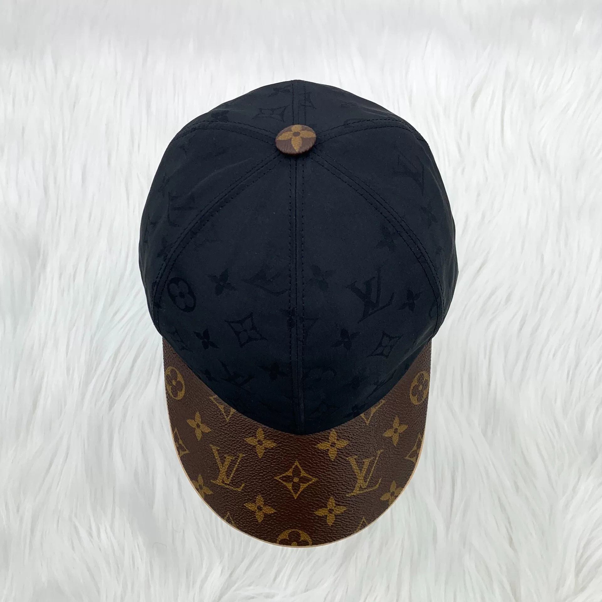 Louis Vuitton Louis Vuitton Black Monogram Logo Cap Size ONE SIZE - 5 Thumbnail