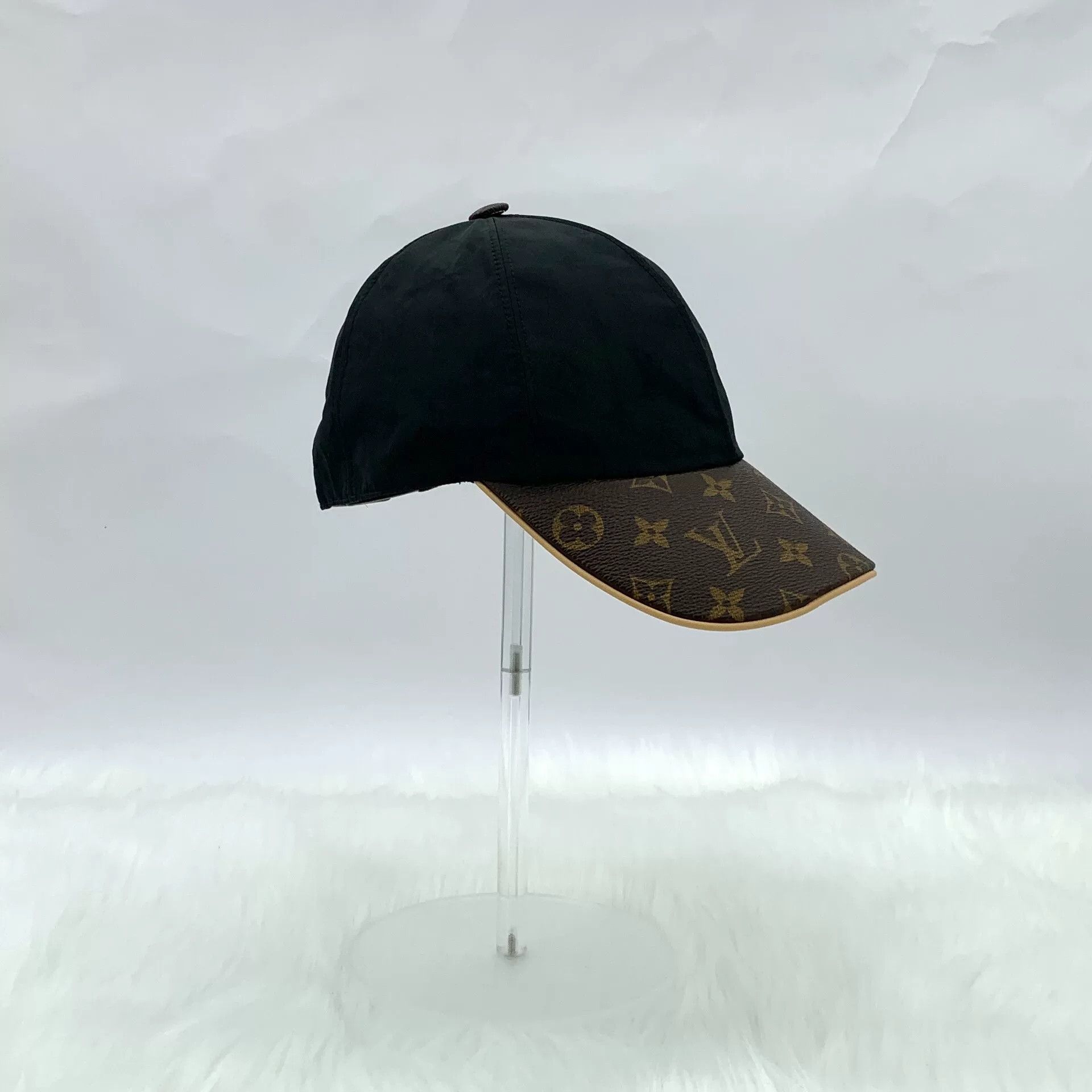 Louis Vuitton Louis Vuitton Black Monogram Logo Cap Size ONE SIZE - 4 Thumbnail