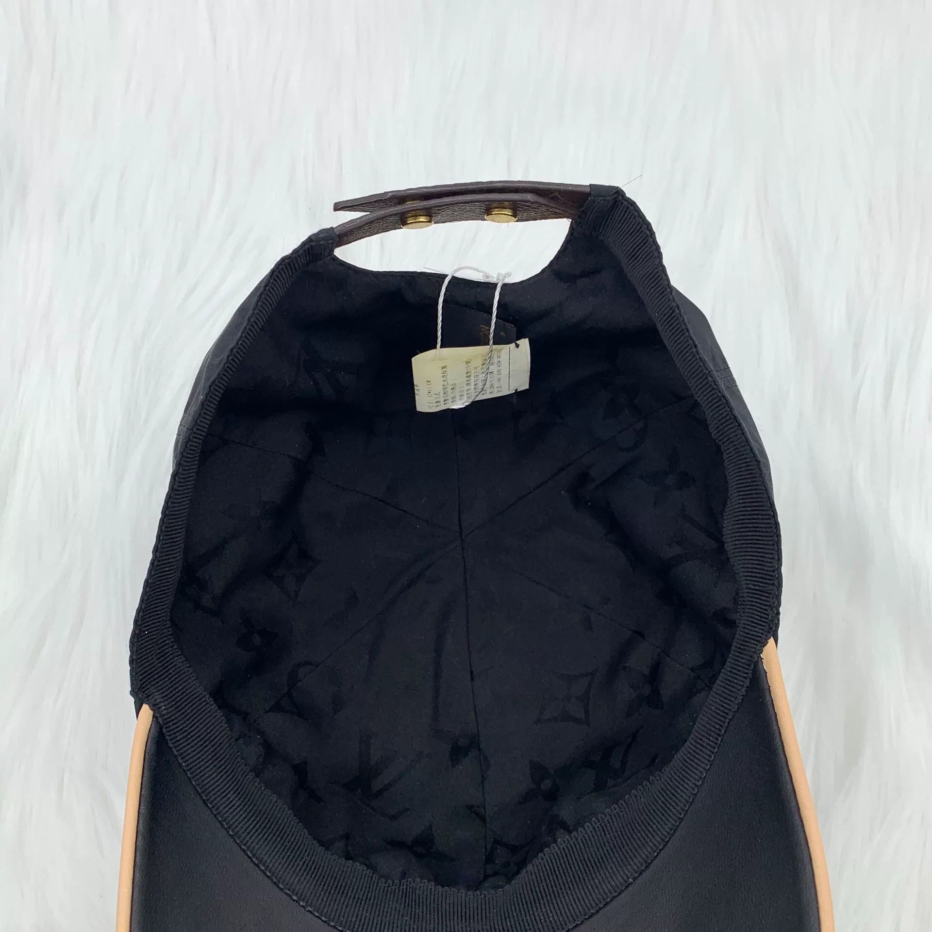 Louis Vuitton Louis Vuitton Black Monogram Logo Cap Size ONE SIZE - 6 Thumbnail
