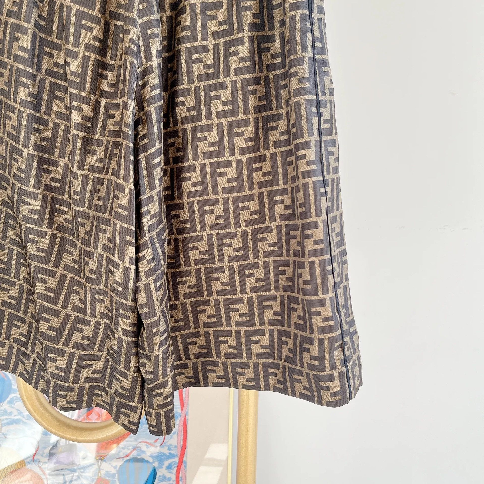 Fendi Fendi Monogram Silk Shorts Size 38" / US 16 / IT 52 - 4 Thumbnail